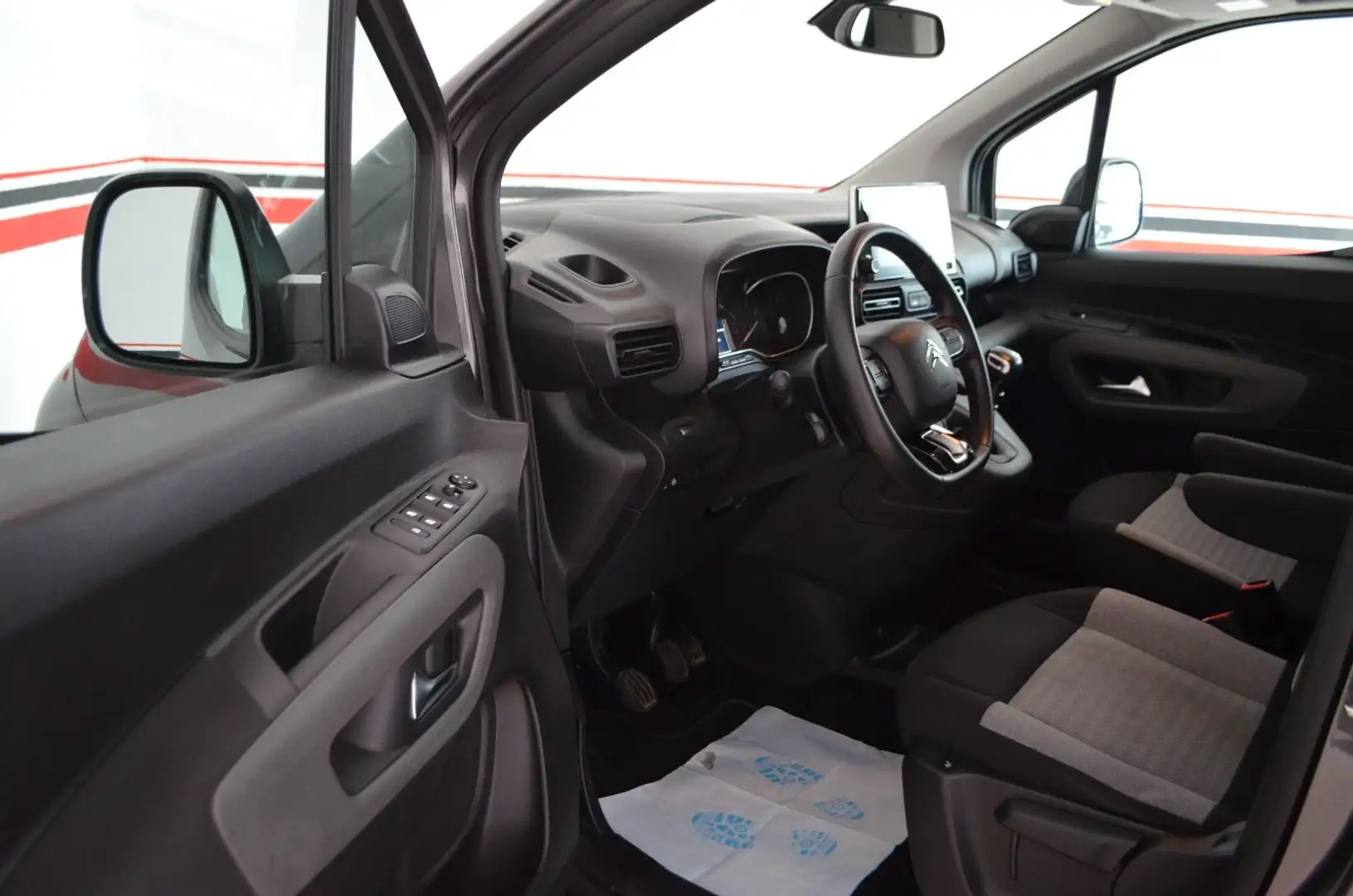 Citroen Berlingo Rip Curl M | PDC+Kamera | AHK | 16`Alu Grau - 2