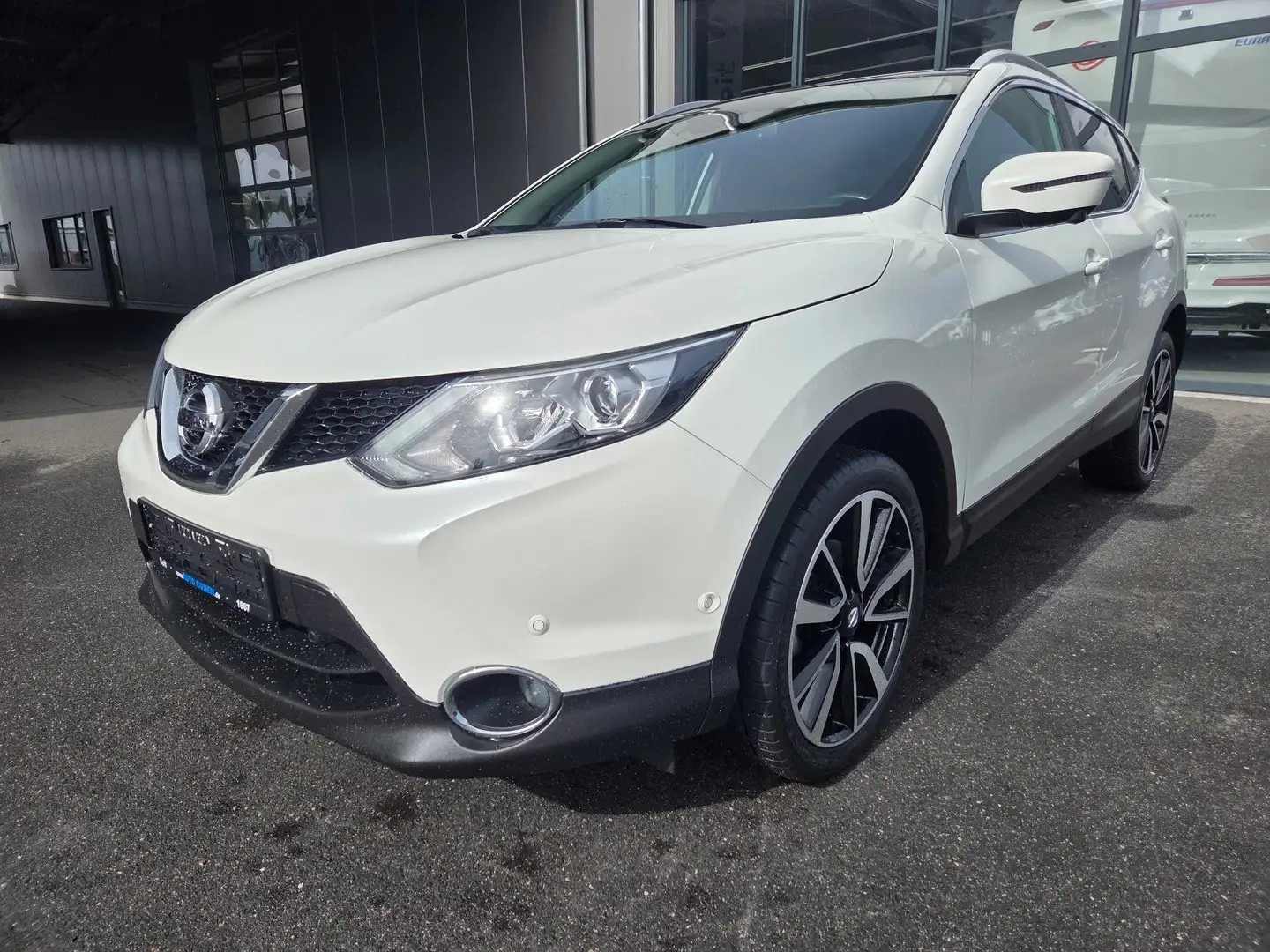 Nissan Qashqai DIG-T 1.6 Tekna Leder AHK KAM NAV Pano LM19 Blanc - 1