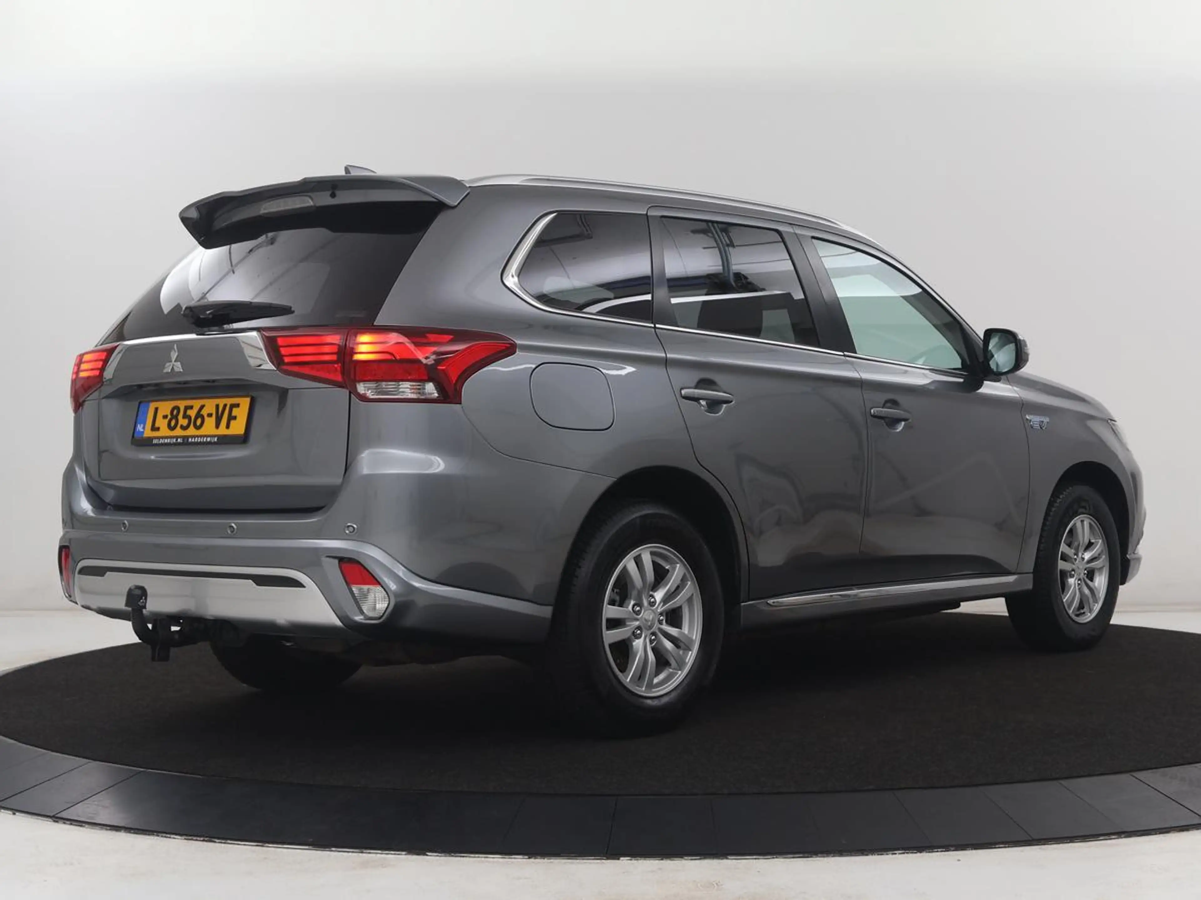 Mitsubishi Outlander 2.4 PHEV Pure | SOH 71% | Camera | Stoelverwarming — photo 32