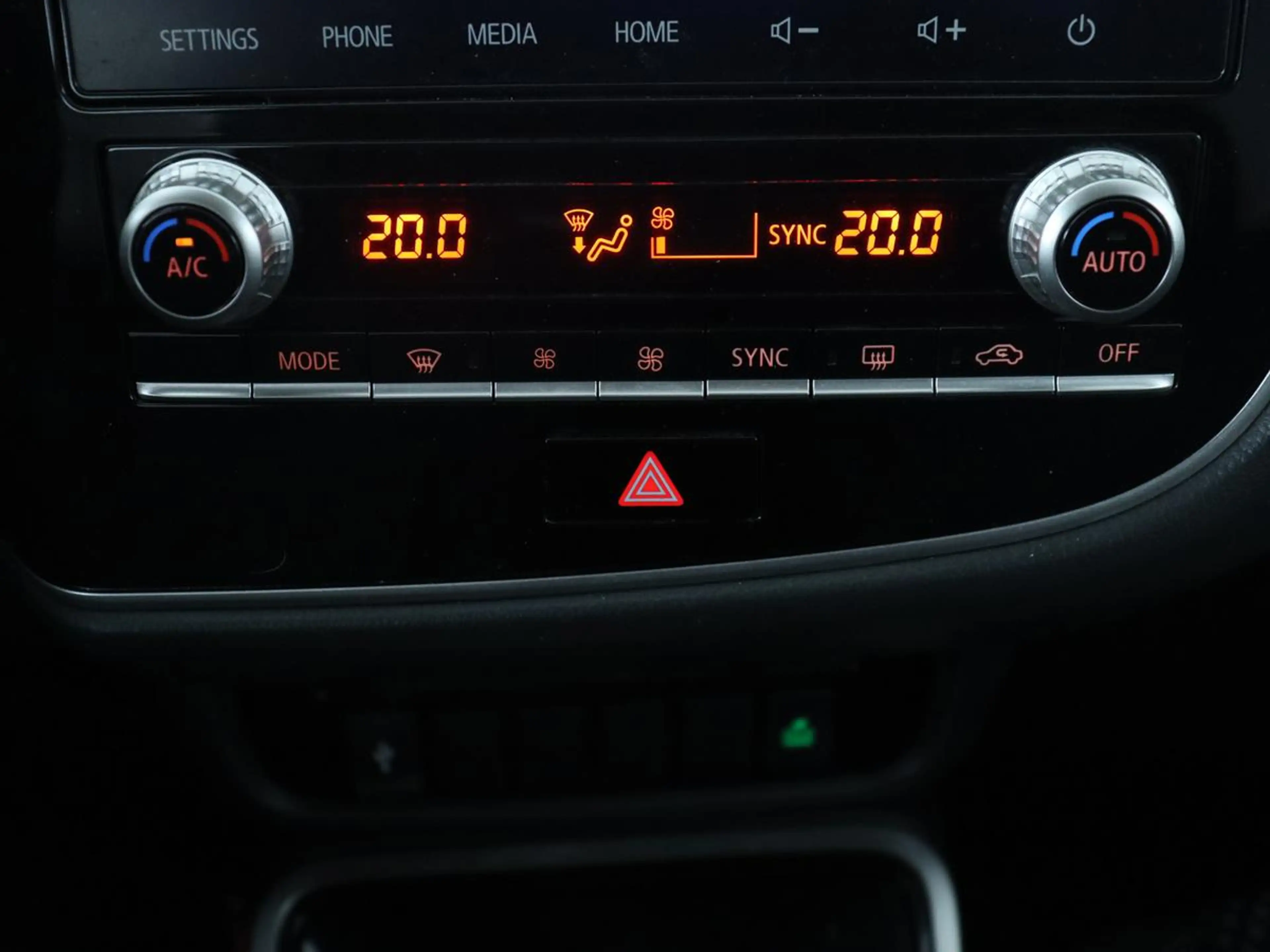 Mitsubishi Outlander 2.4 PHEV Pure | SOH 71% | Camera | Stoelverwarming — photo 26