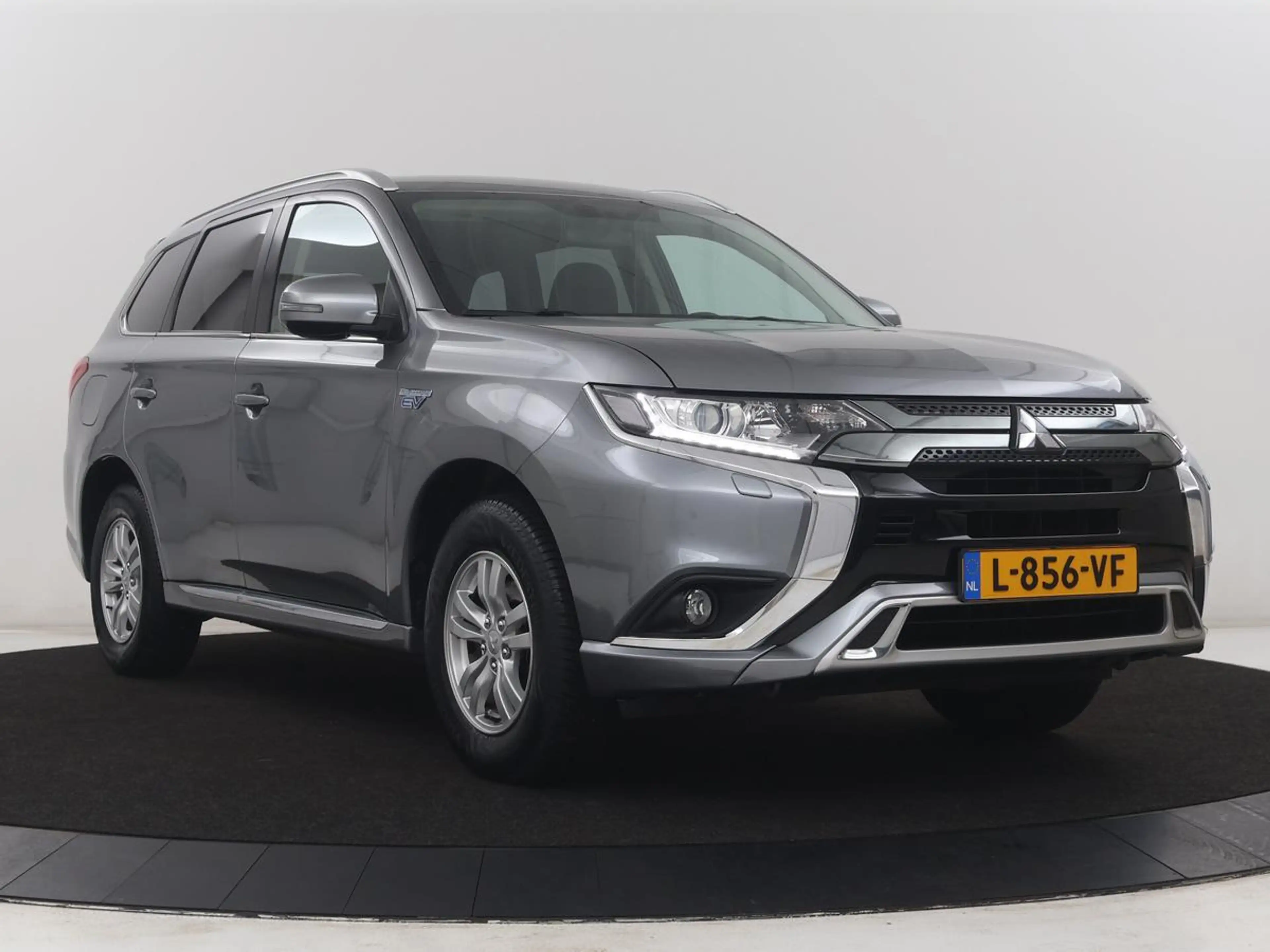 Mitsubishi Outlander 2.4 PHEV Pure | SOH 71% | Camera | Stoelverwarming — photo 33