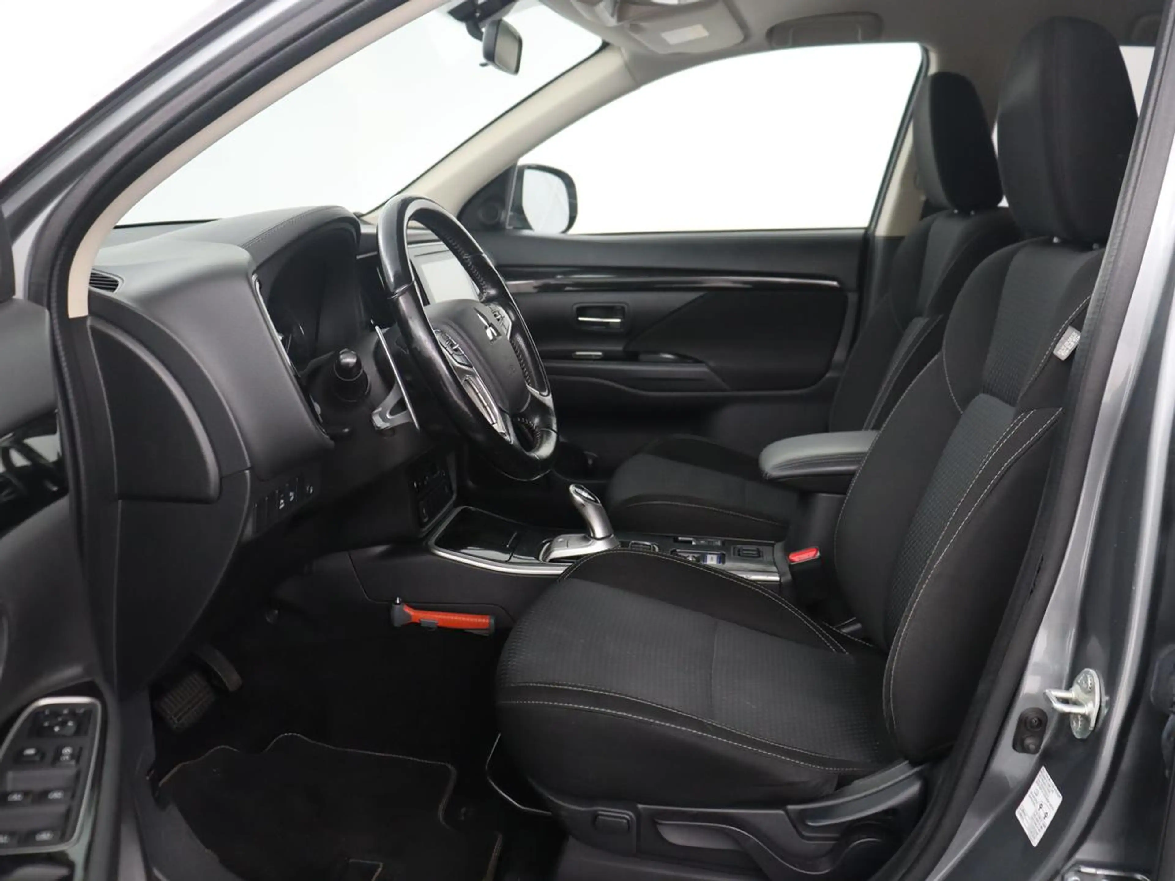Mitsubishi Outlander 2.4 PHEV Pure | SOH 71% | Camera | Stoelverwarming — photo 4