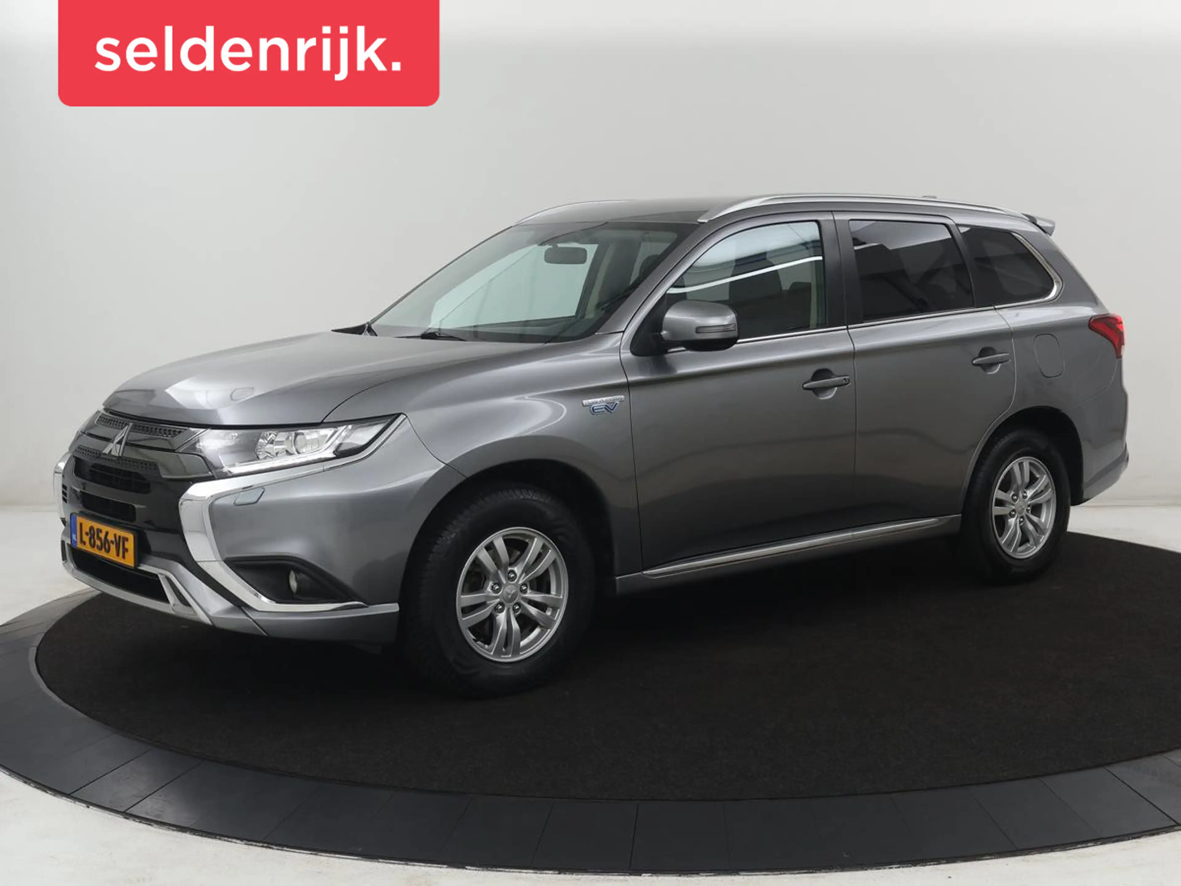 Mitsubishi Outlander 2.4 PHEV Pure | SOH 71% | Camera | Stoelverwarming