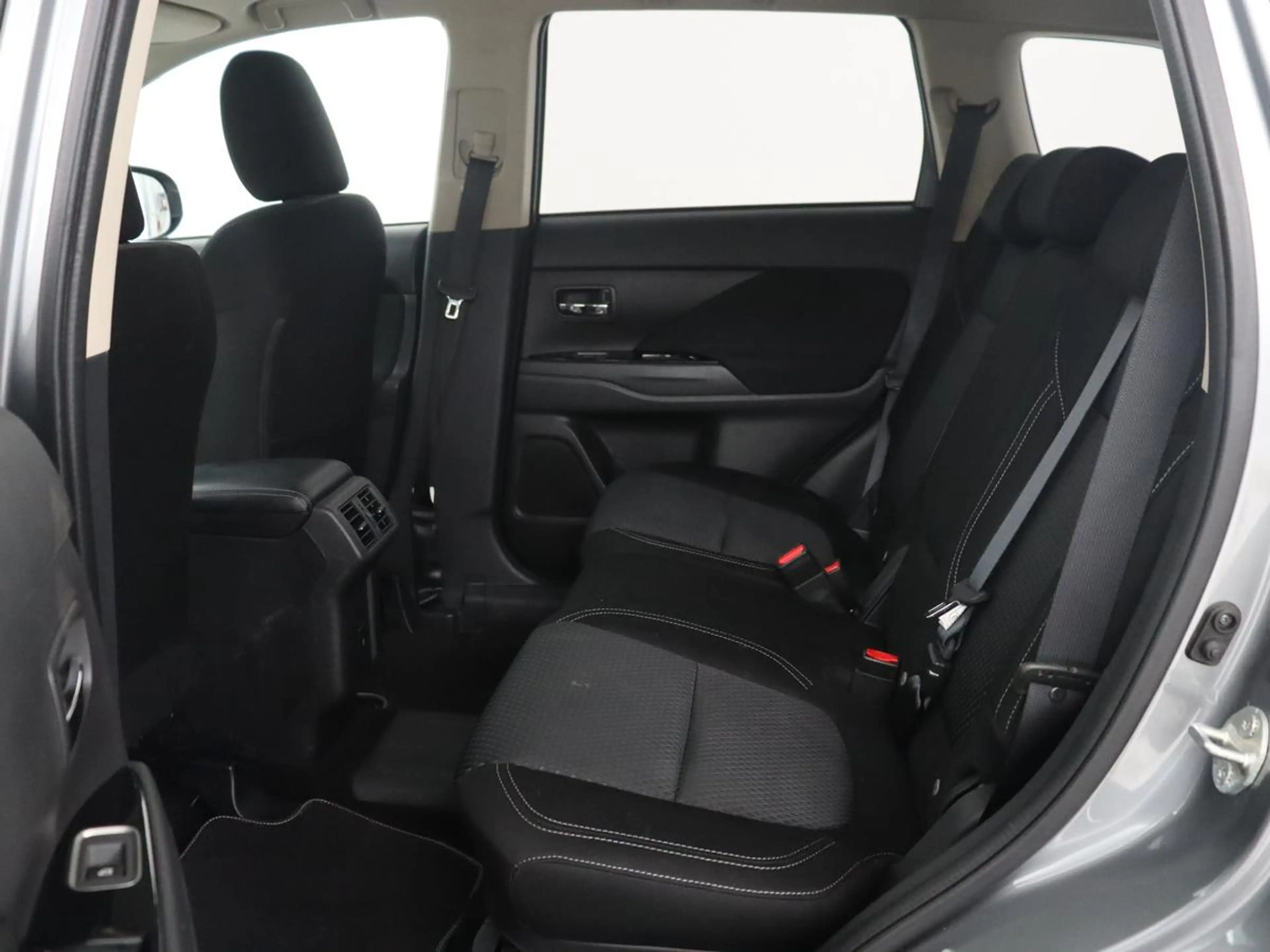 Mitsubishi Outlander 2.4 PHEV Pure | SOH 71% | Camera | Stoelverwarming — photo 6