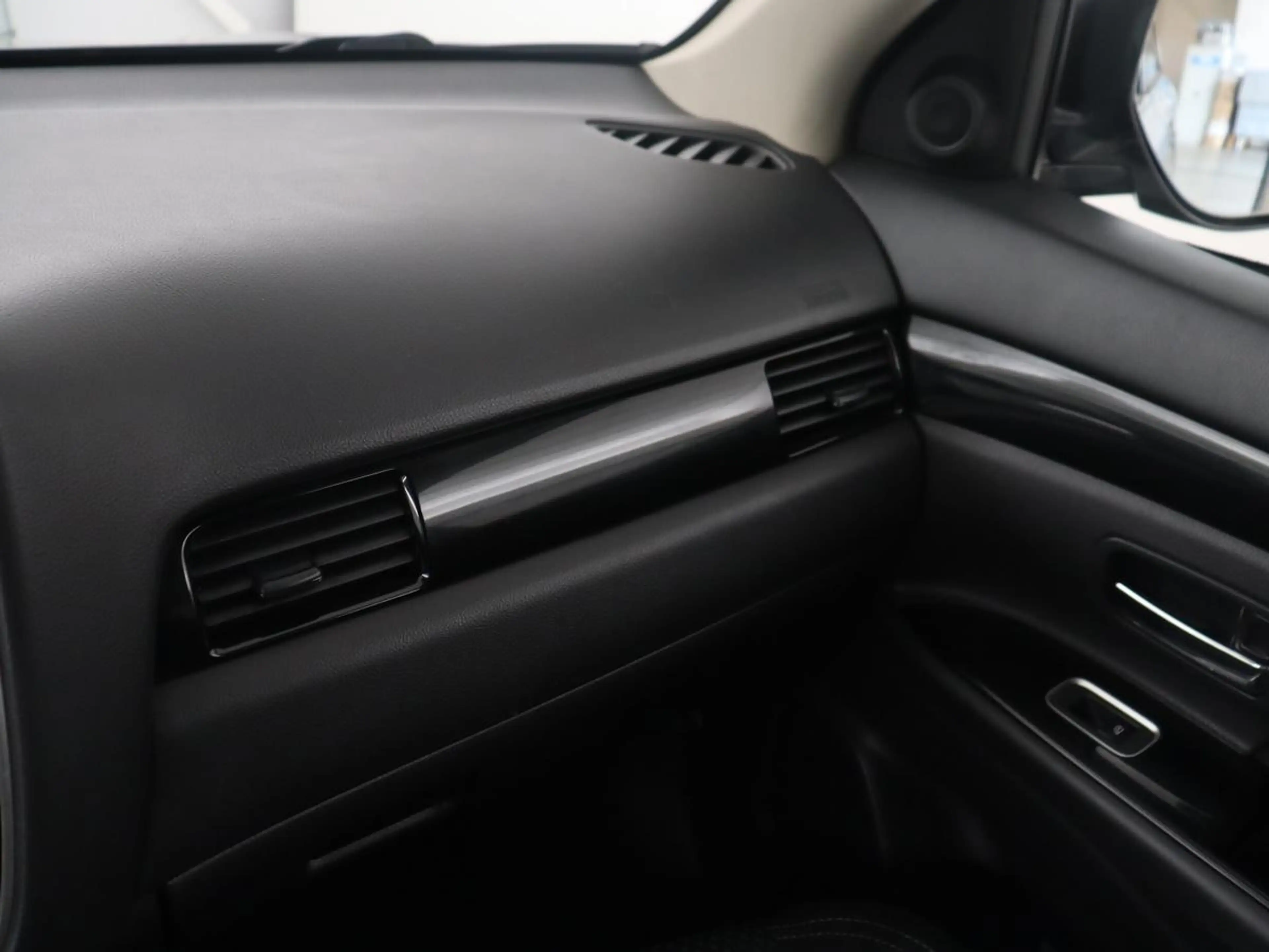 Mitsubishi Outlander 2.4 PHEV Pure | SOH 71% | Camera | Stoelverwarming — photo 23