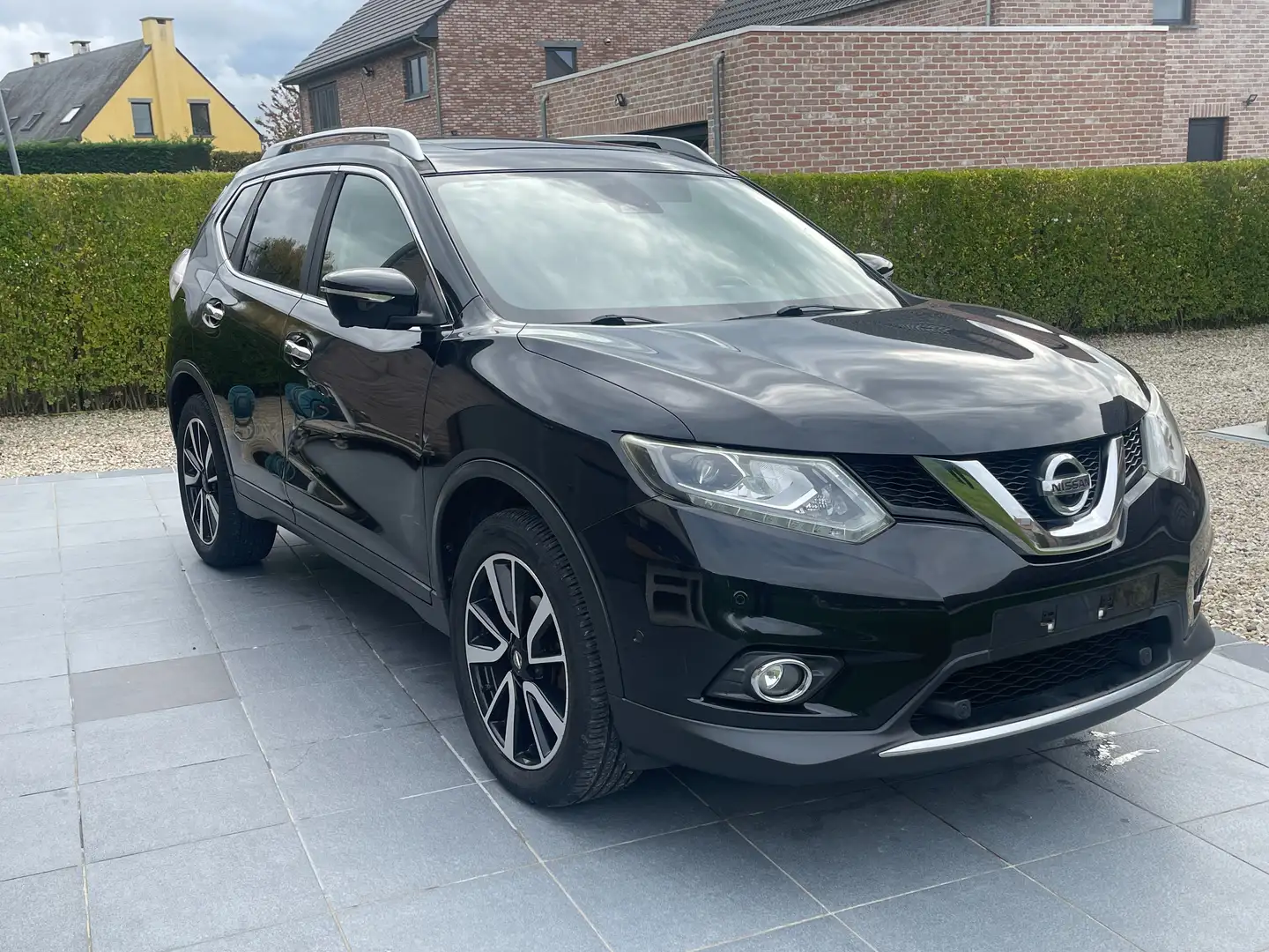 Nissan X-Trail X-Trail 1.6 dCi 2WD Tekna Xtronic Zwart - 2