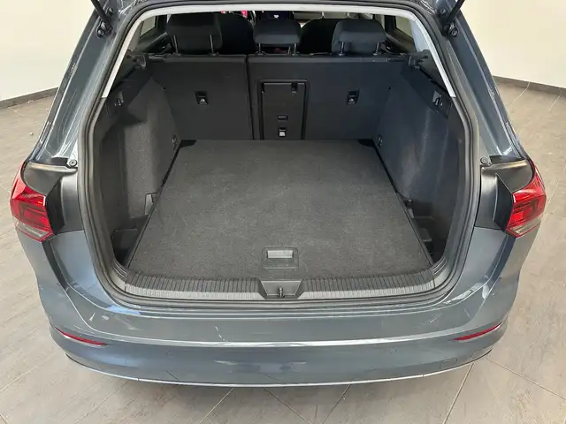 Volkswagen Golf view 8