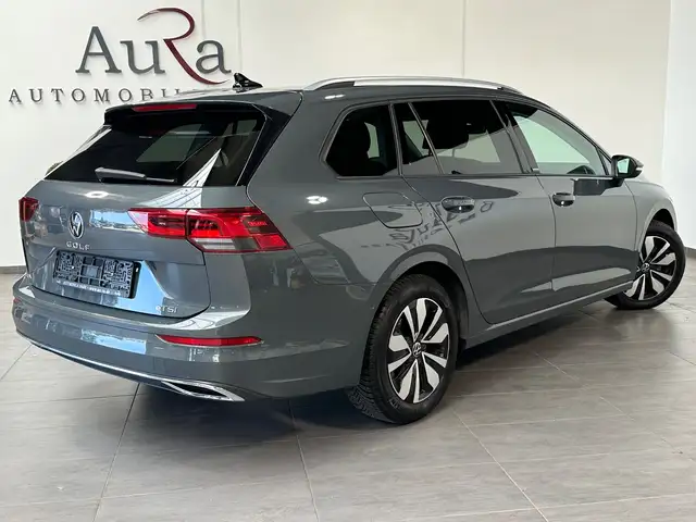 Volkswagen Golf view 4