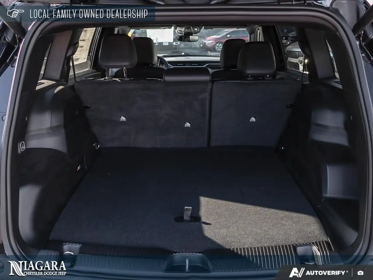 Jeep Cherokee снимка Jeep Cherokee