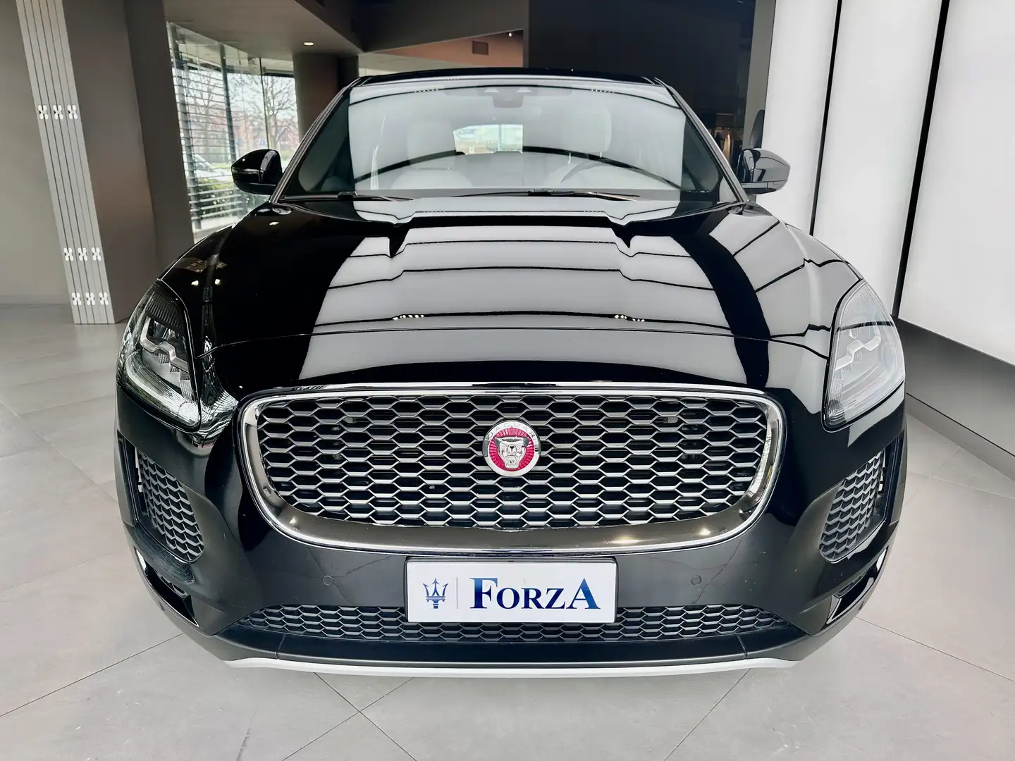 Jaguar E-Pace 2.0d R-Dynamic S awd 150cv auto Schwarz - 2