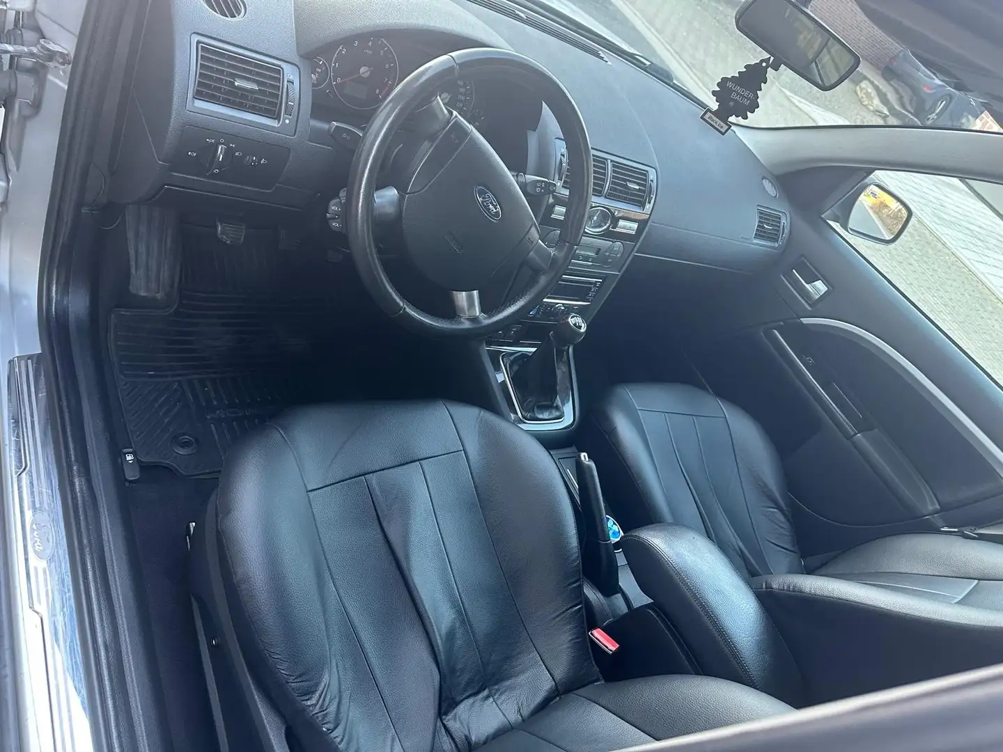 Ford Mondeo 1.8 Trend Szary - 2