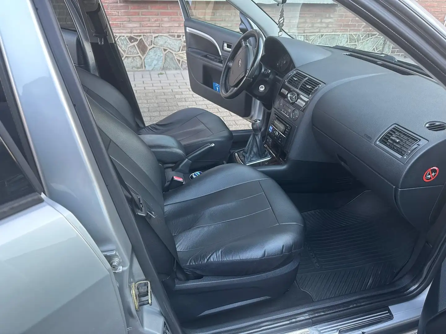Ford Mondeo 1.8 Trend Szary - 1