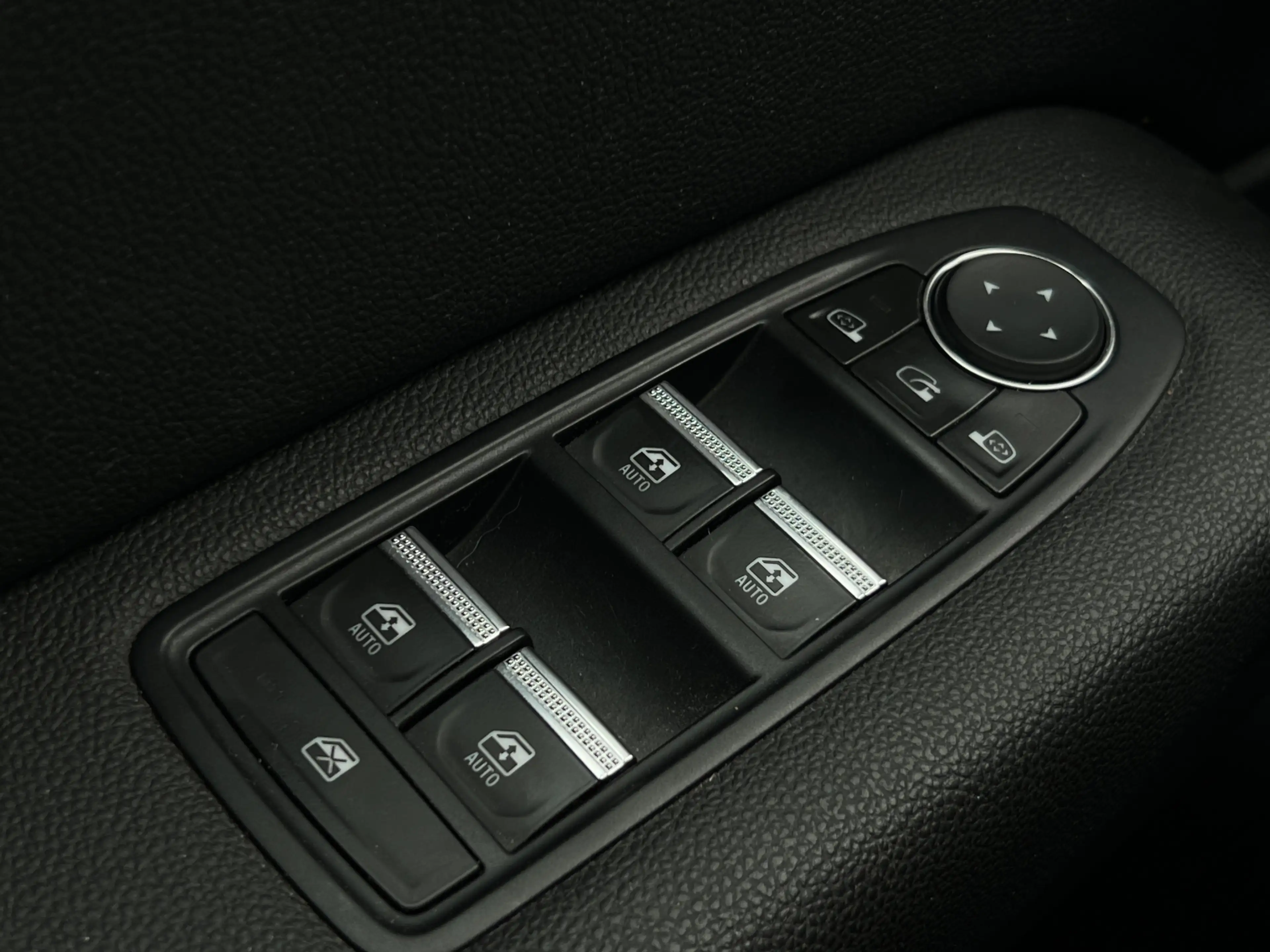 Renault Captur 1.6 E-Tech Hybrid 145 Intens Trekhaak | Stoelverwa — photo 30