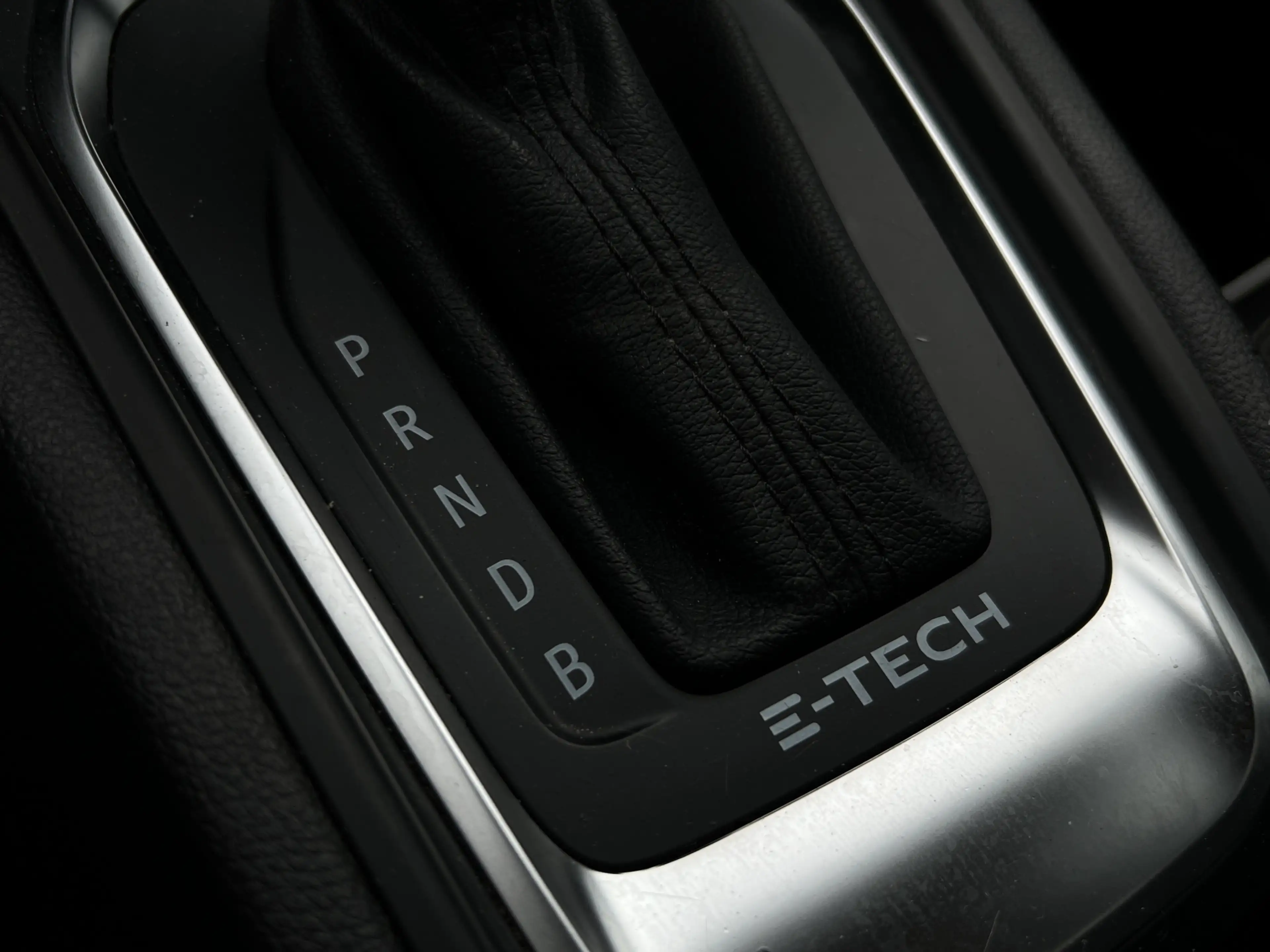 Renault Captur 1.6 E-Tech Hybrid 145 Intens Trekhaak | Stoelverwa — photo 29