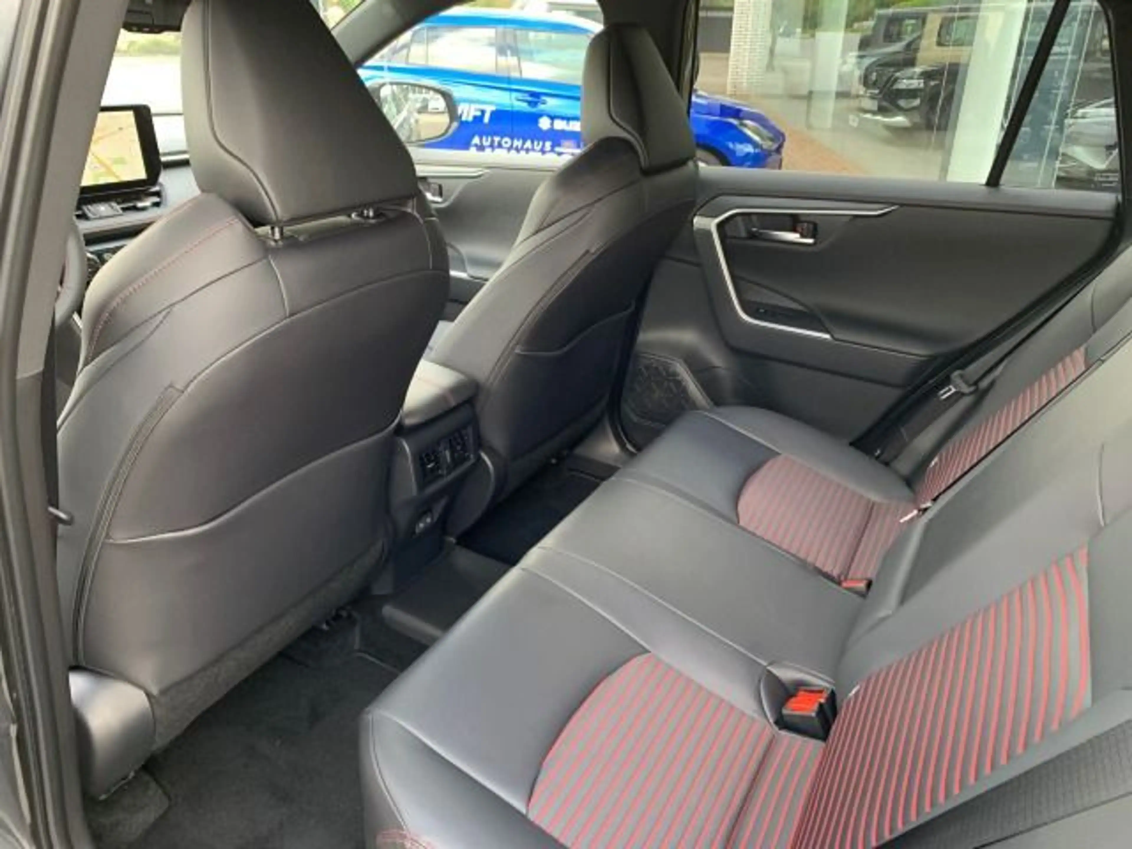 Suzuki Across 2.5 Plug-In Hybrid Comfort+ 4x4 — photo 11