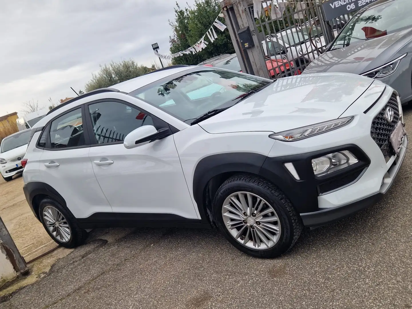 Hyundai KONA 1.0 t-gdi Xtech 2wd 120cv PEFETTA.... EURO 6 TEMP Bianco - 2