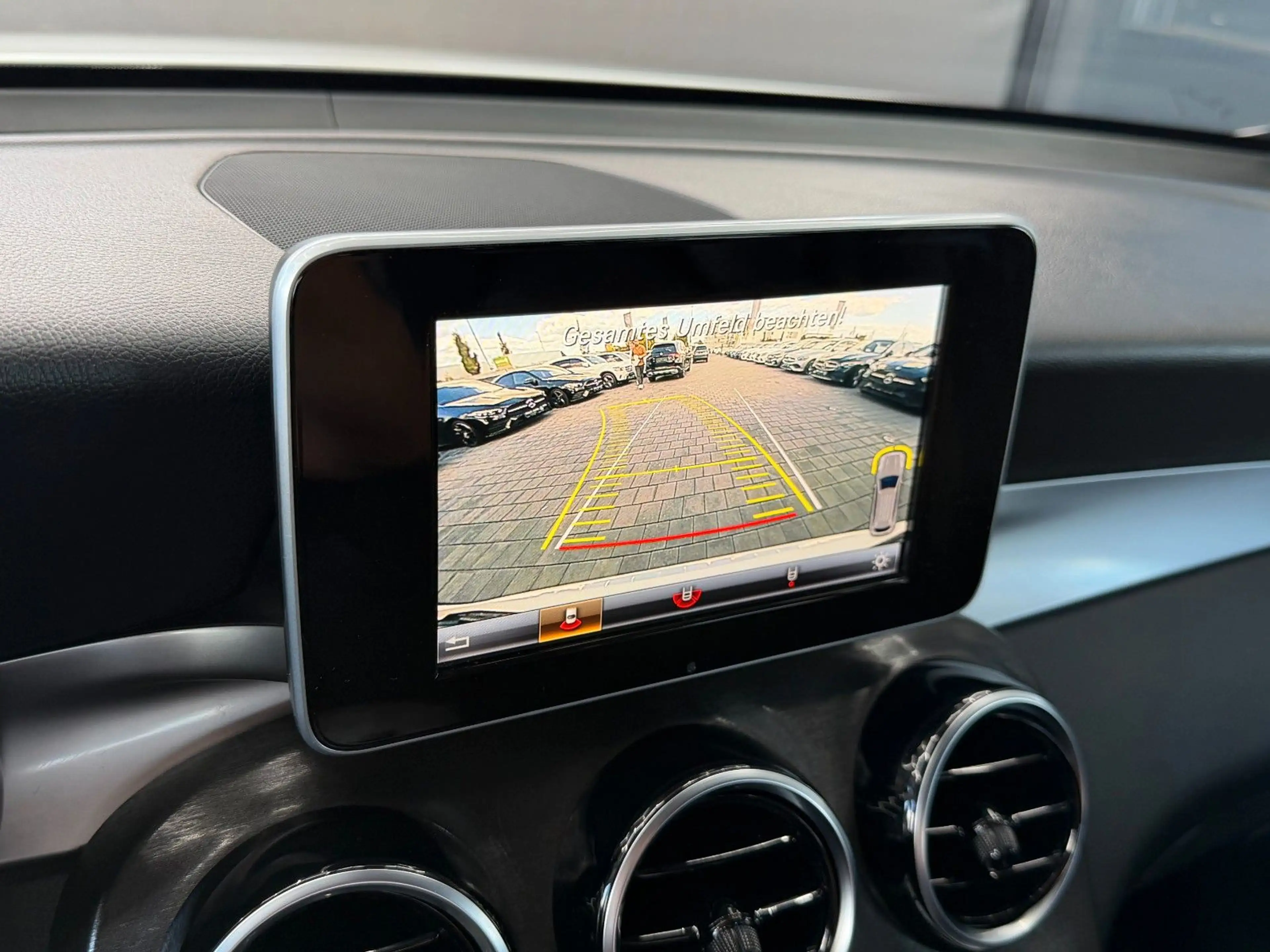 Mercedes-Benz GLC 250 d 4Matic*NAVI*LED*KAMERA*AHK*Keylsess* — photo 13