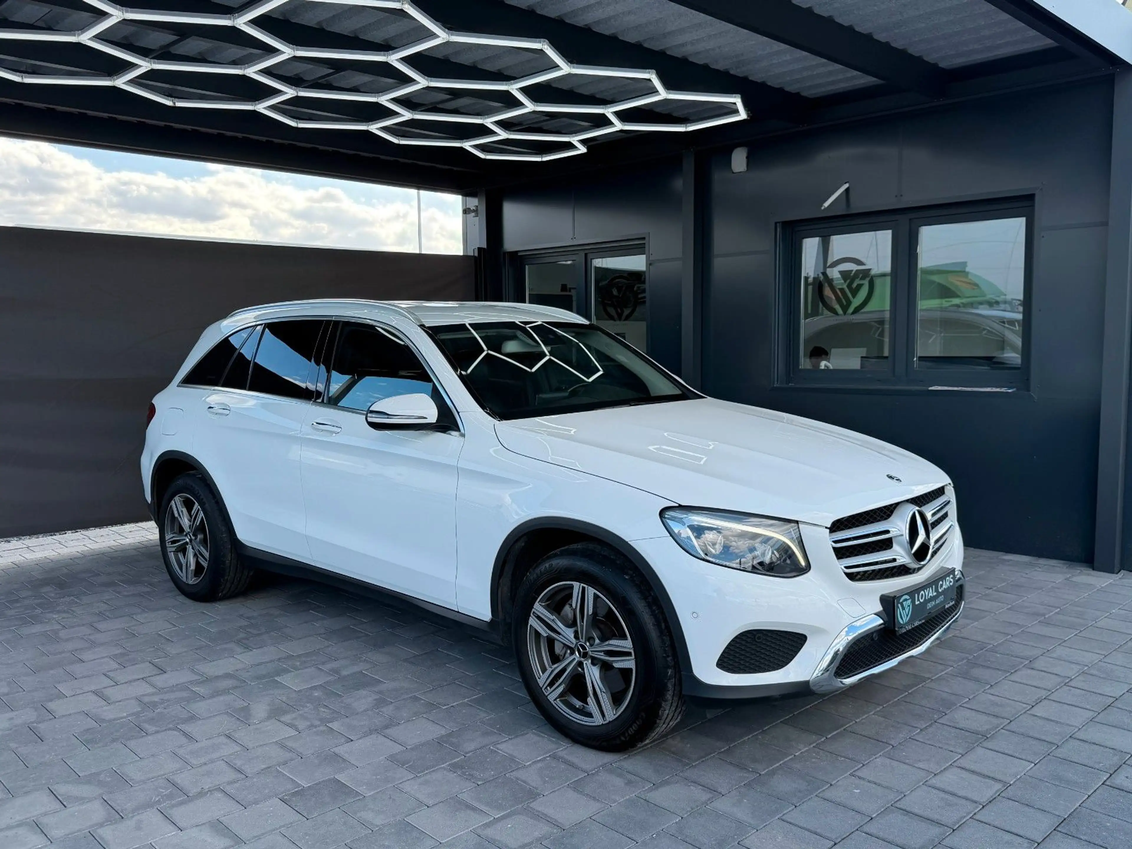 Mercedes-Benz GLC 250 d 4Matic*NAVI*LED*KAMERA*AHK*Keylsess* — photo 7