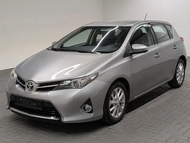 Toyota Auris Life+ SHZ/Parkassist/Kam/Tempom./16-LM