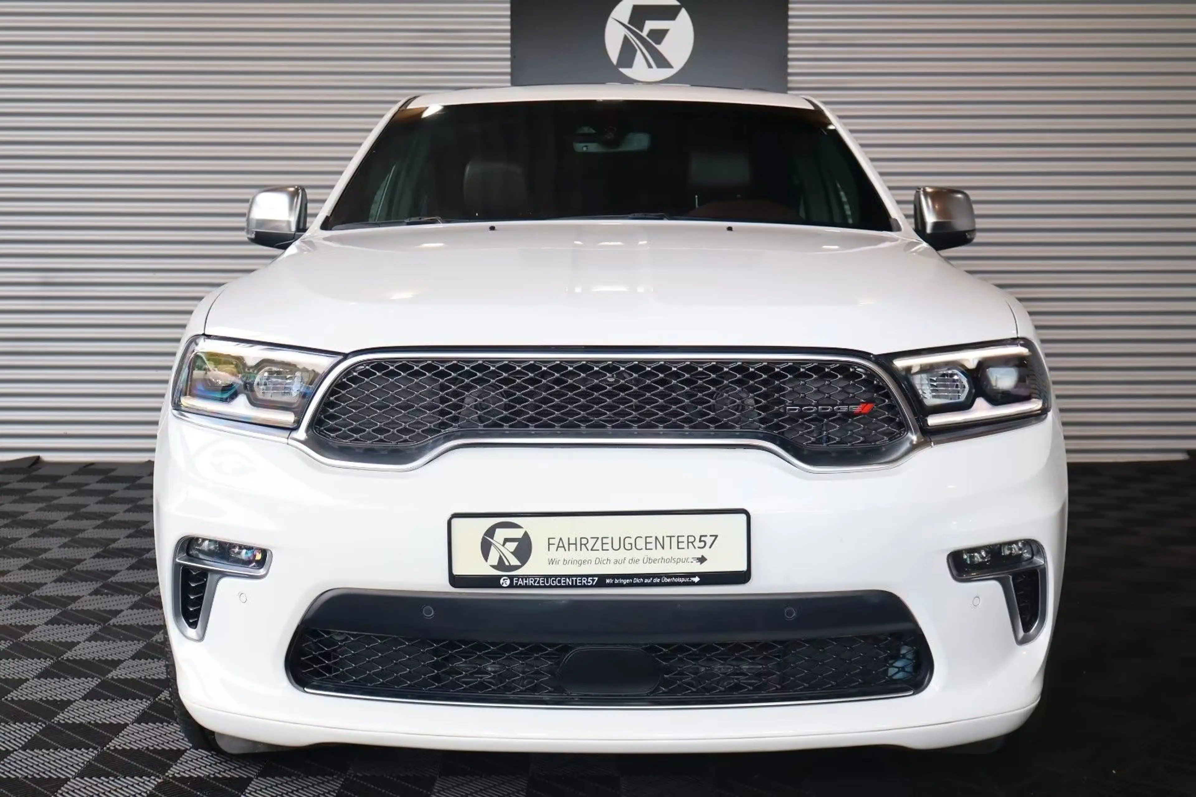 Dodge Durango R/T 5.7L 4x4/PDC/CARPLAY/6-SITZER/LPG — photo 4