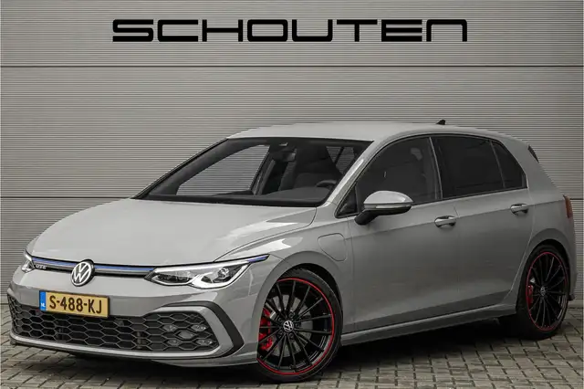 Volkswagen Golf GTE 1.4 eHybrid Black Style IQ Light Trekhaak ACC 19"