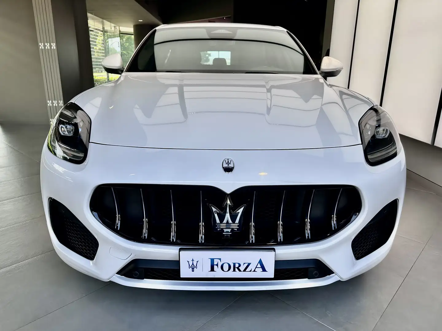Maserati Grecale 2.0 mhev GT 250cv auto Weiß - 2