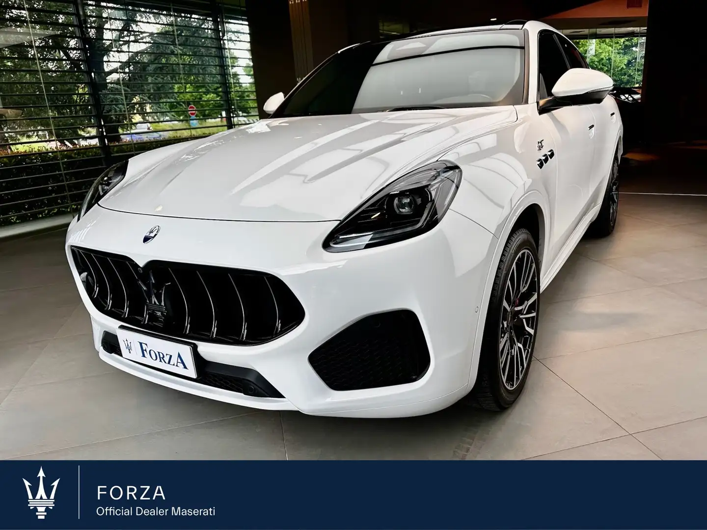 Maserati Grecale 2.0 mhev GT 250cv auto Weiß - 1