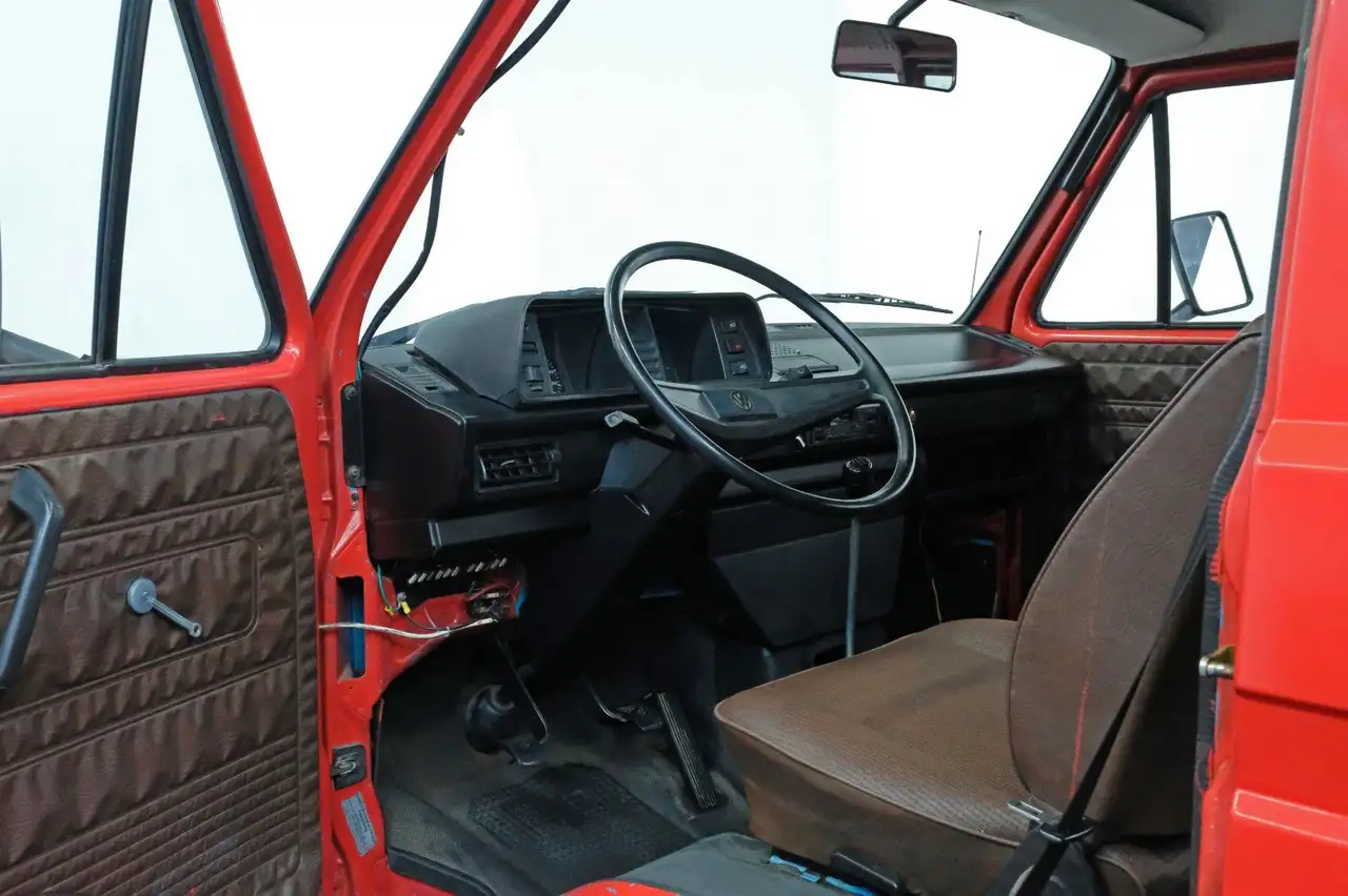 Volkswagen T3 8-Sitzer verglast ex-FEUERWEHR OLDTIMER, foto 12
