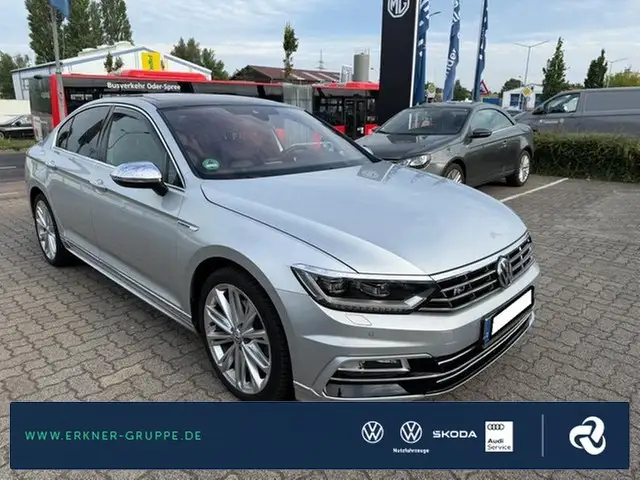Volkswagen Passat Lim. 2.0TSI DSG+ R-LINE+LEDER+DCC+PANO+