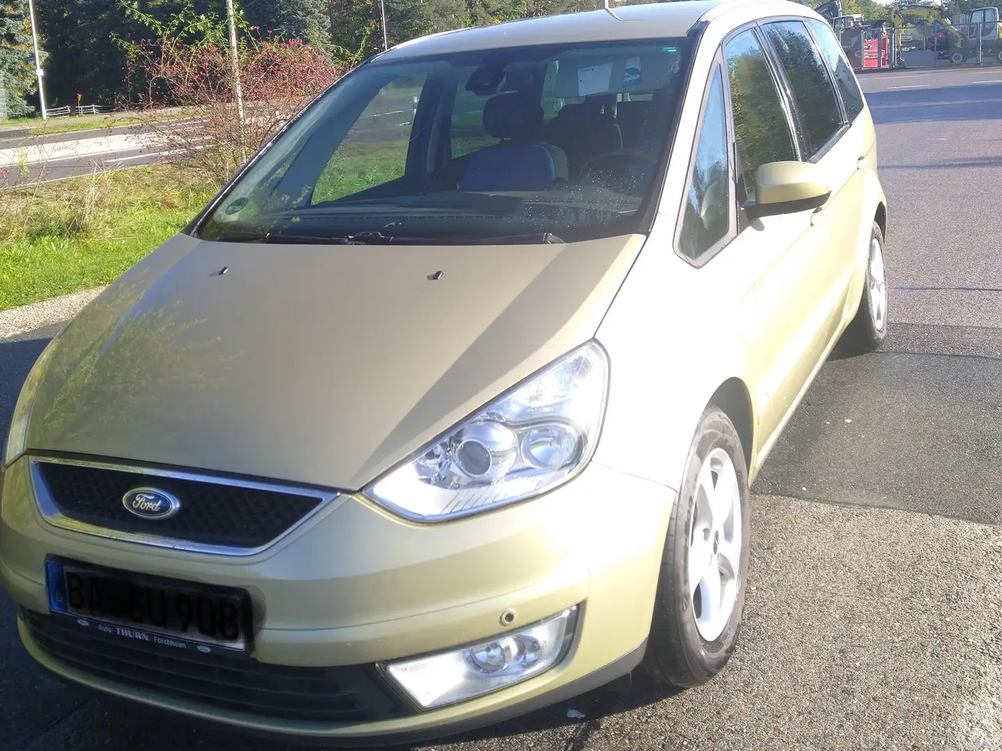 Ford Galaxy Galaxy 2.0 TDCi DPFTrend Золотий - 2