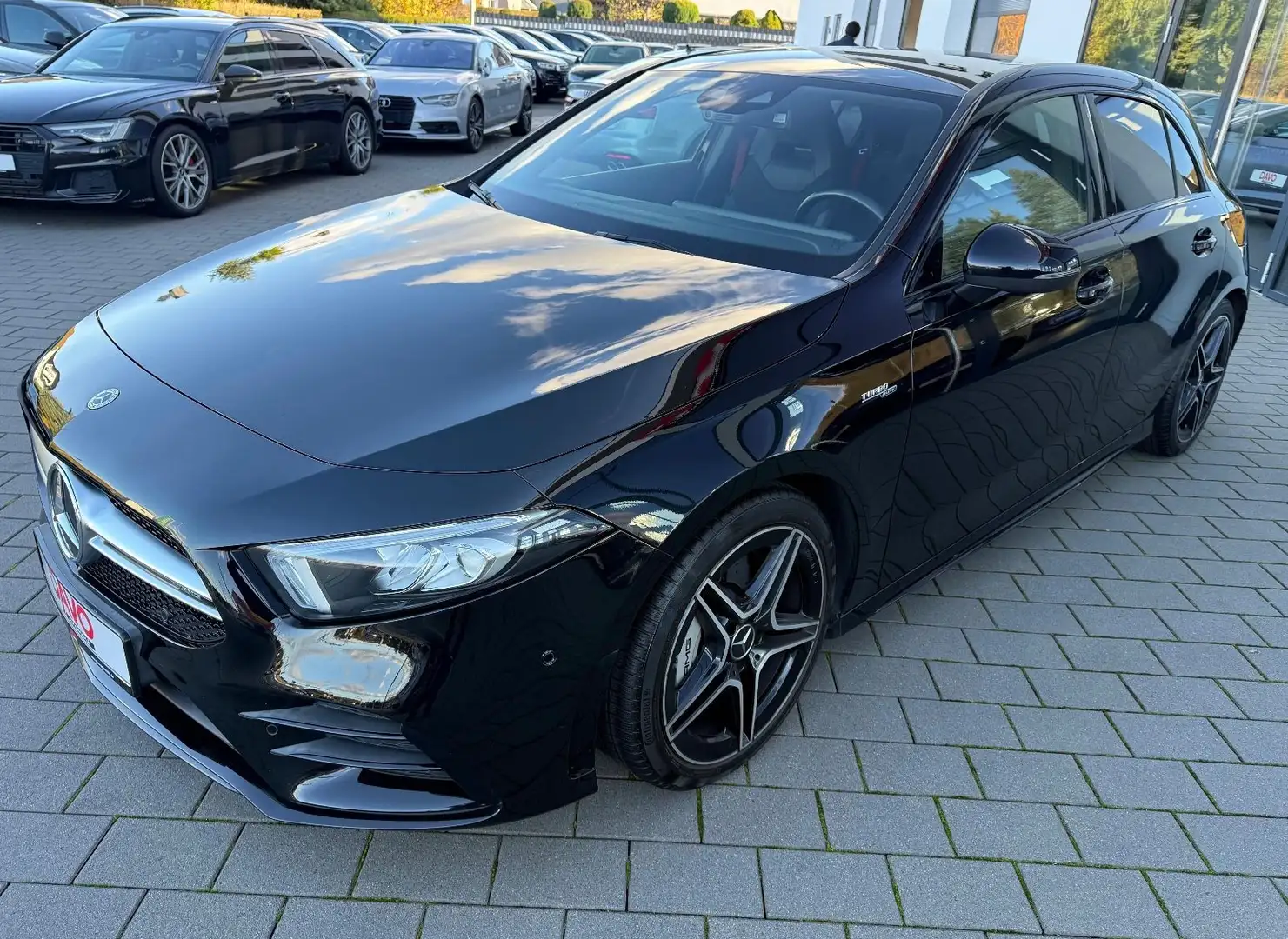 Mercedes-Benz A 35 AMG 4Matic Schwarz - 2