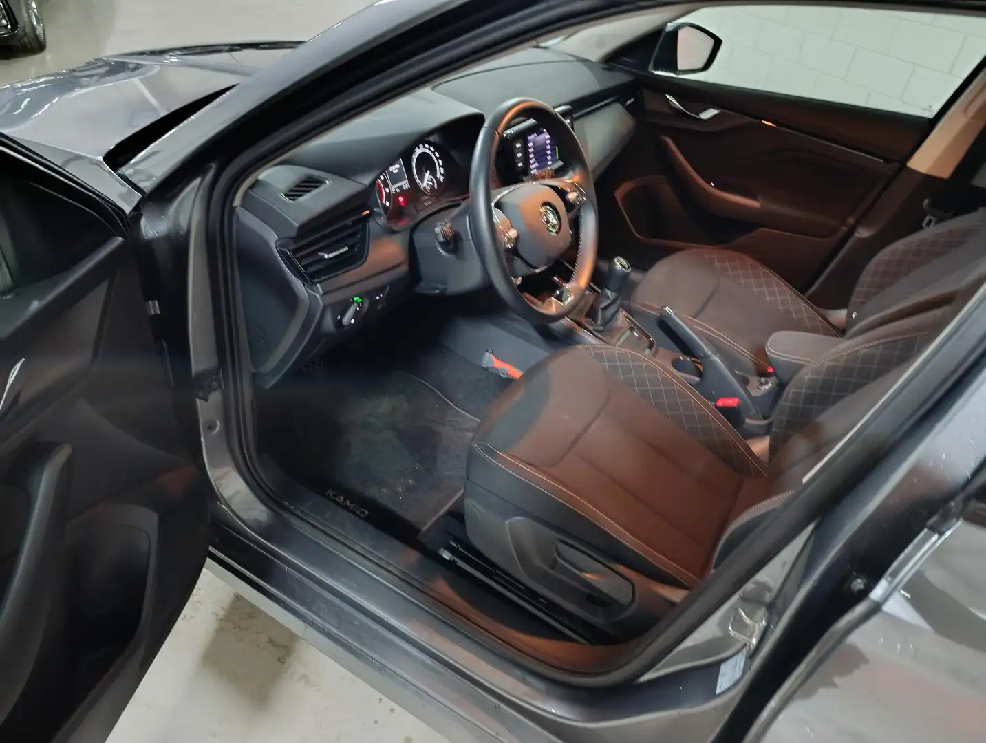 Skoda Kamiq 1.0 TSI Ambition Airconditioning | Audiosysteem | Gris - 2