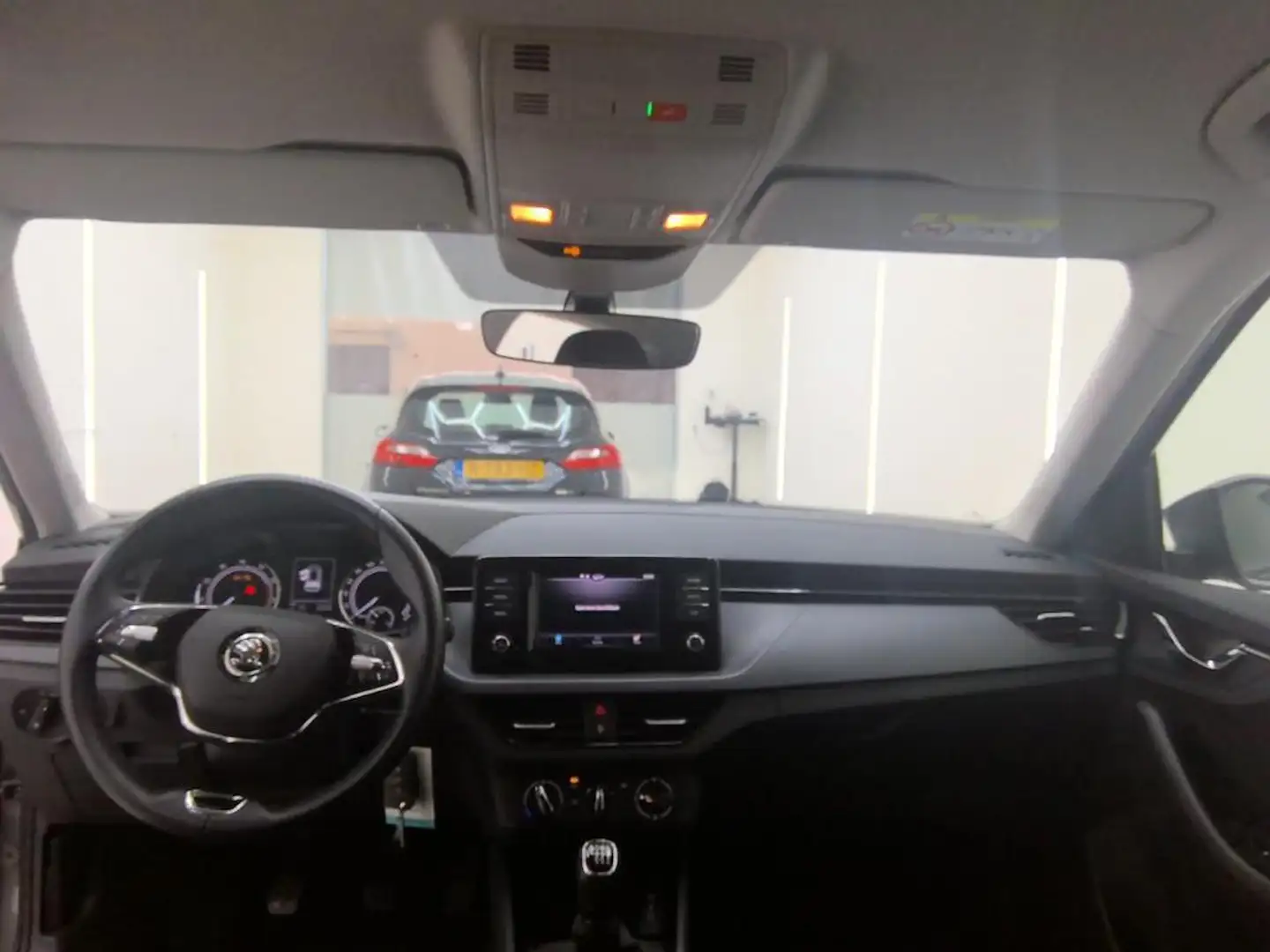 Skoda Kamiq 1.0 TSI Ambition Airconditioning | Audiosysteem | Grijs - 2