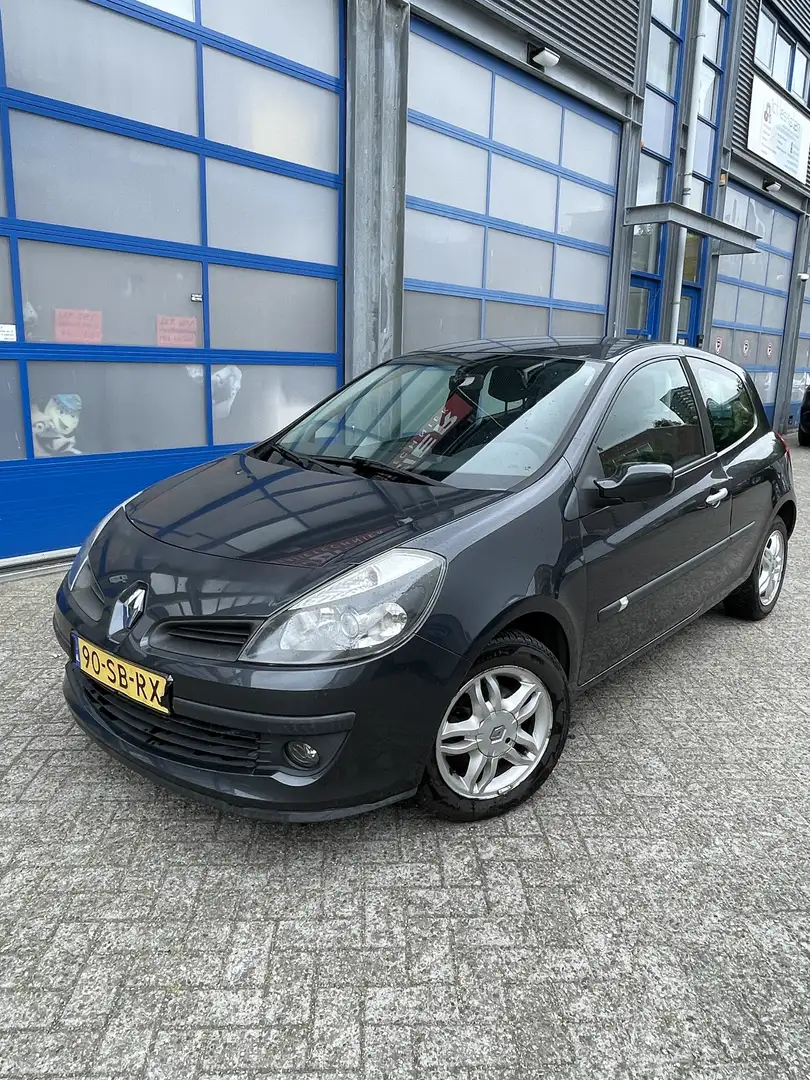 Renault Clio 1.4-16V Team Spirit Grijs - 2