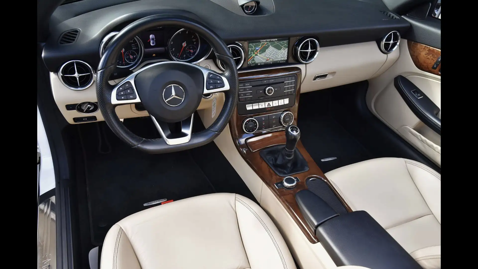 Mercedes-Benz SLC 180 - 2