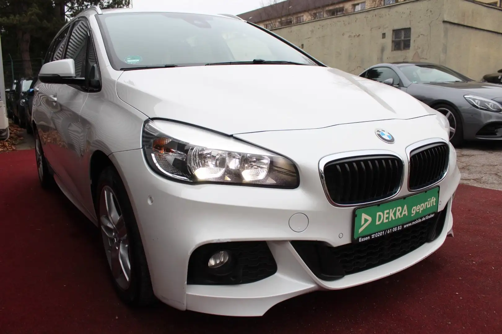 BMW 218 216i GRAN TOURER M SPORTPAKET KLIMA NAVI PDC Blanc - 1
