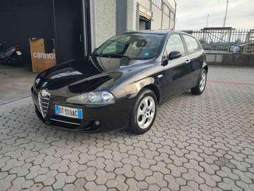 1.6 16V TS (105) 5 porte Distinctive