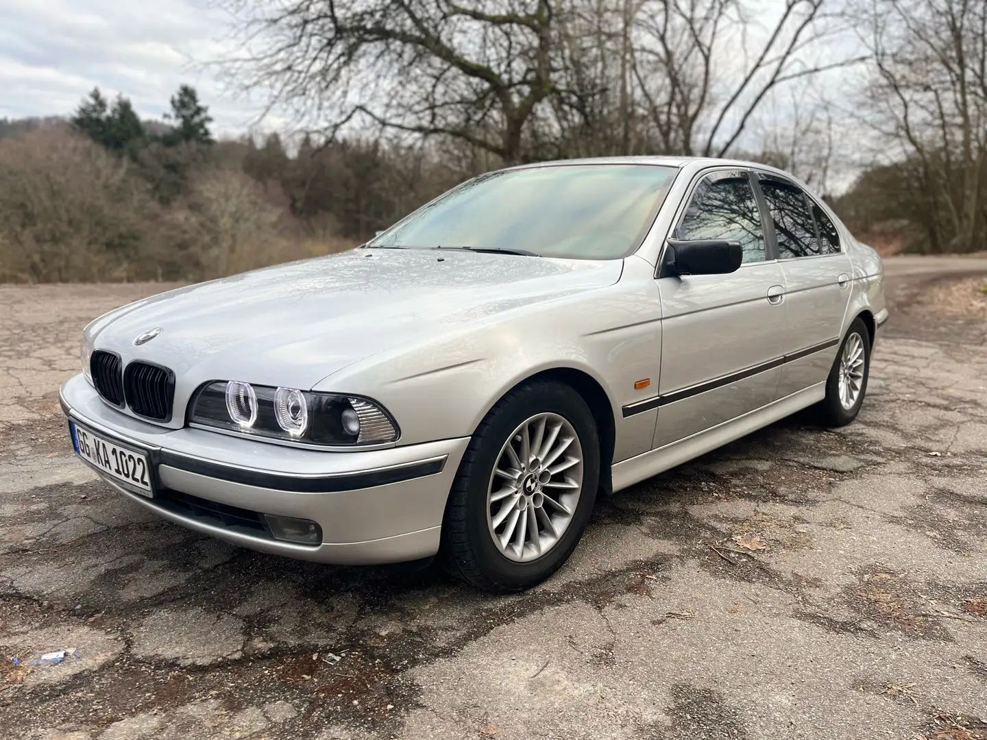 BMW 520 520d srebrna - 1