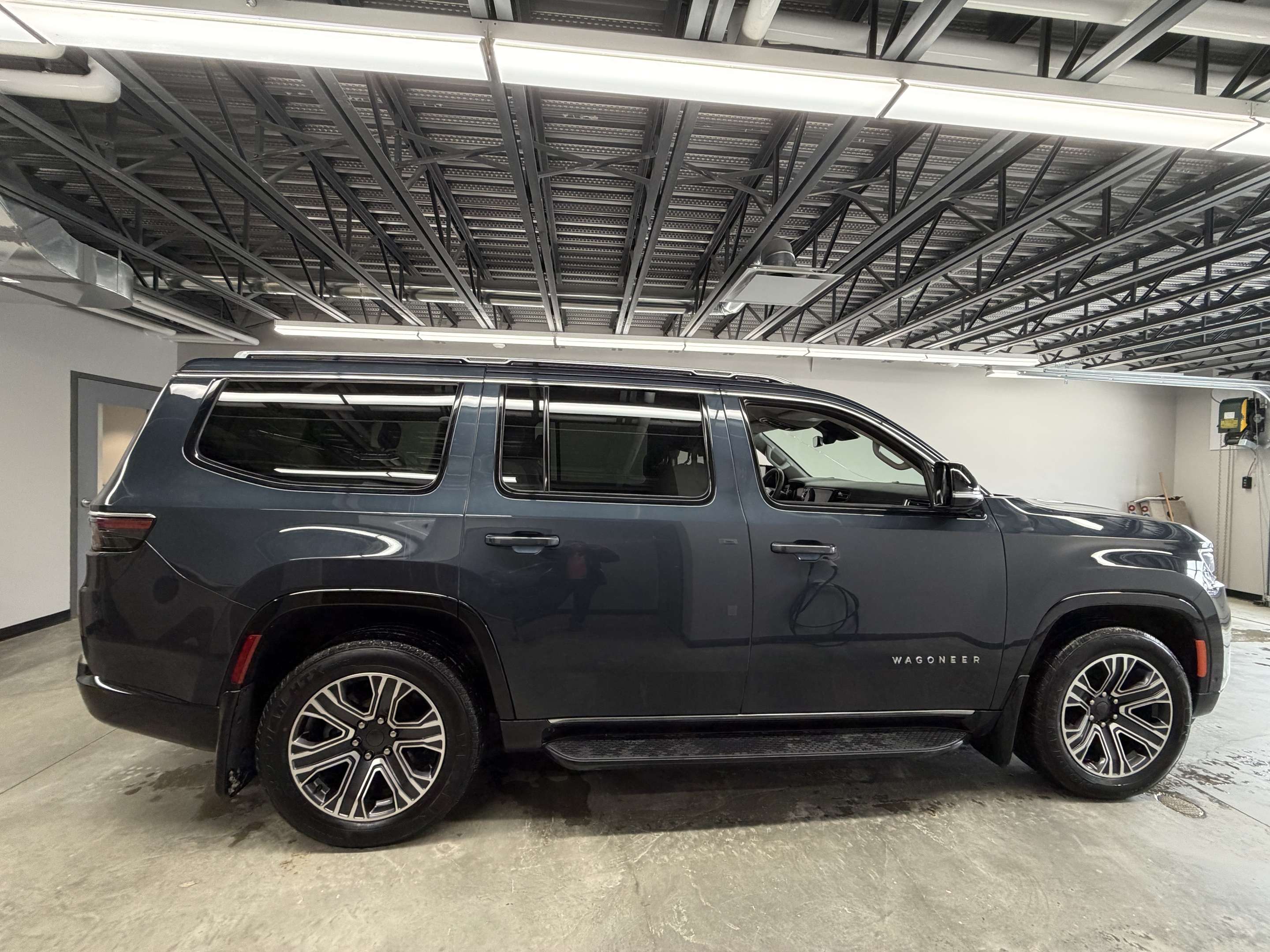 2023 Jeep Wagoneer 4WD