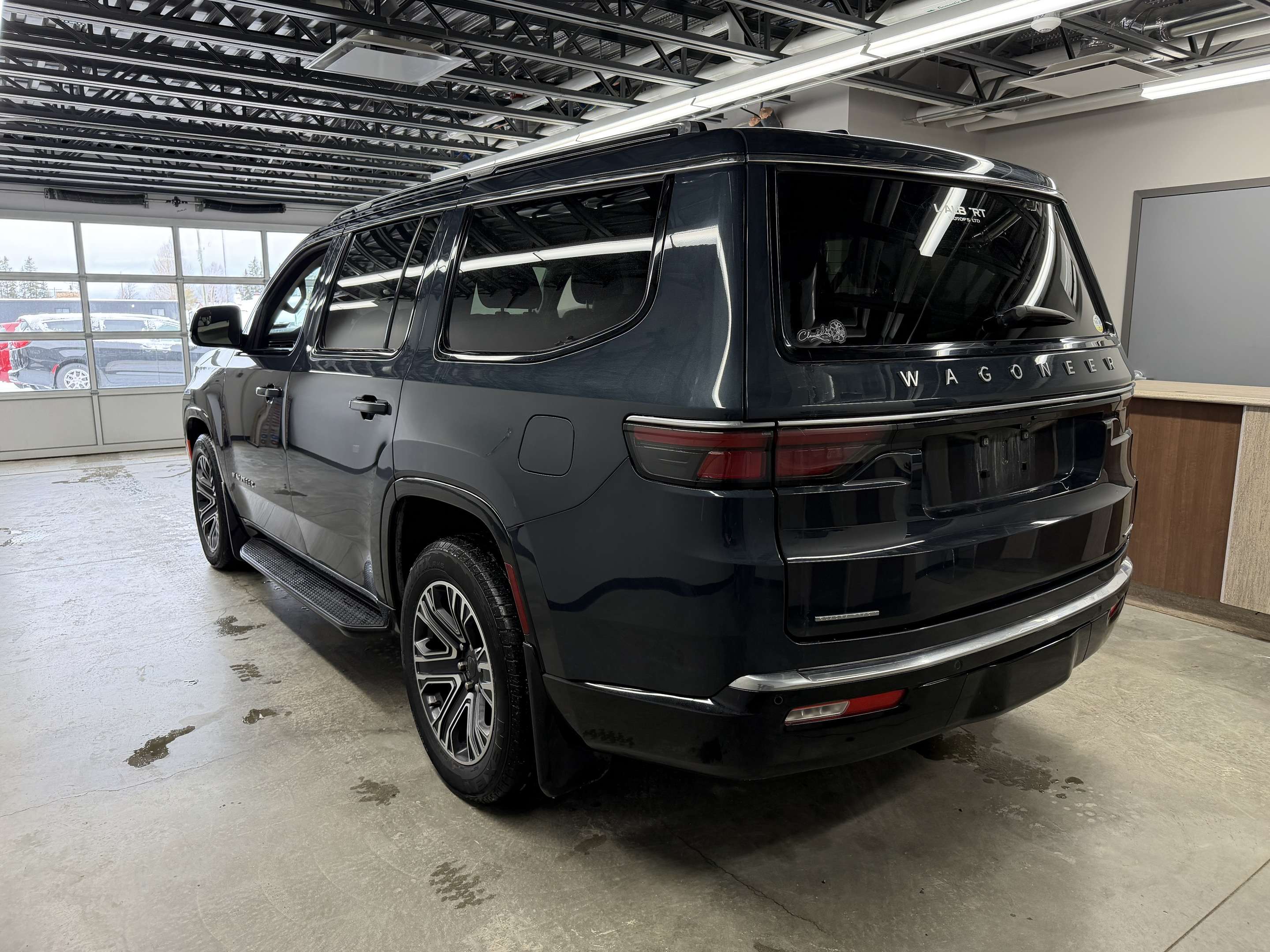 2023 Jeep Wagoneer 4WD