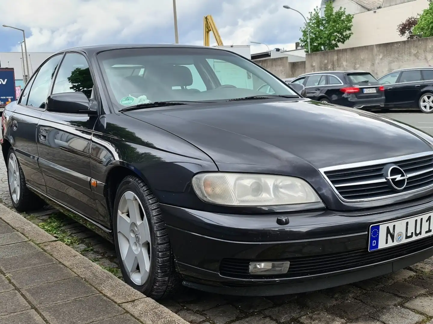 Opel Omega 3.0 V6 Volleder Neu Tüv 04-2026 Чорний - 2