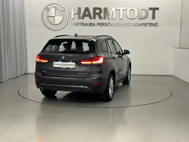 BMW X1 view 5