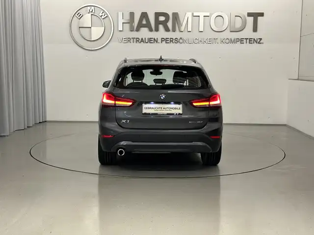BMW X1 view 4