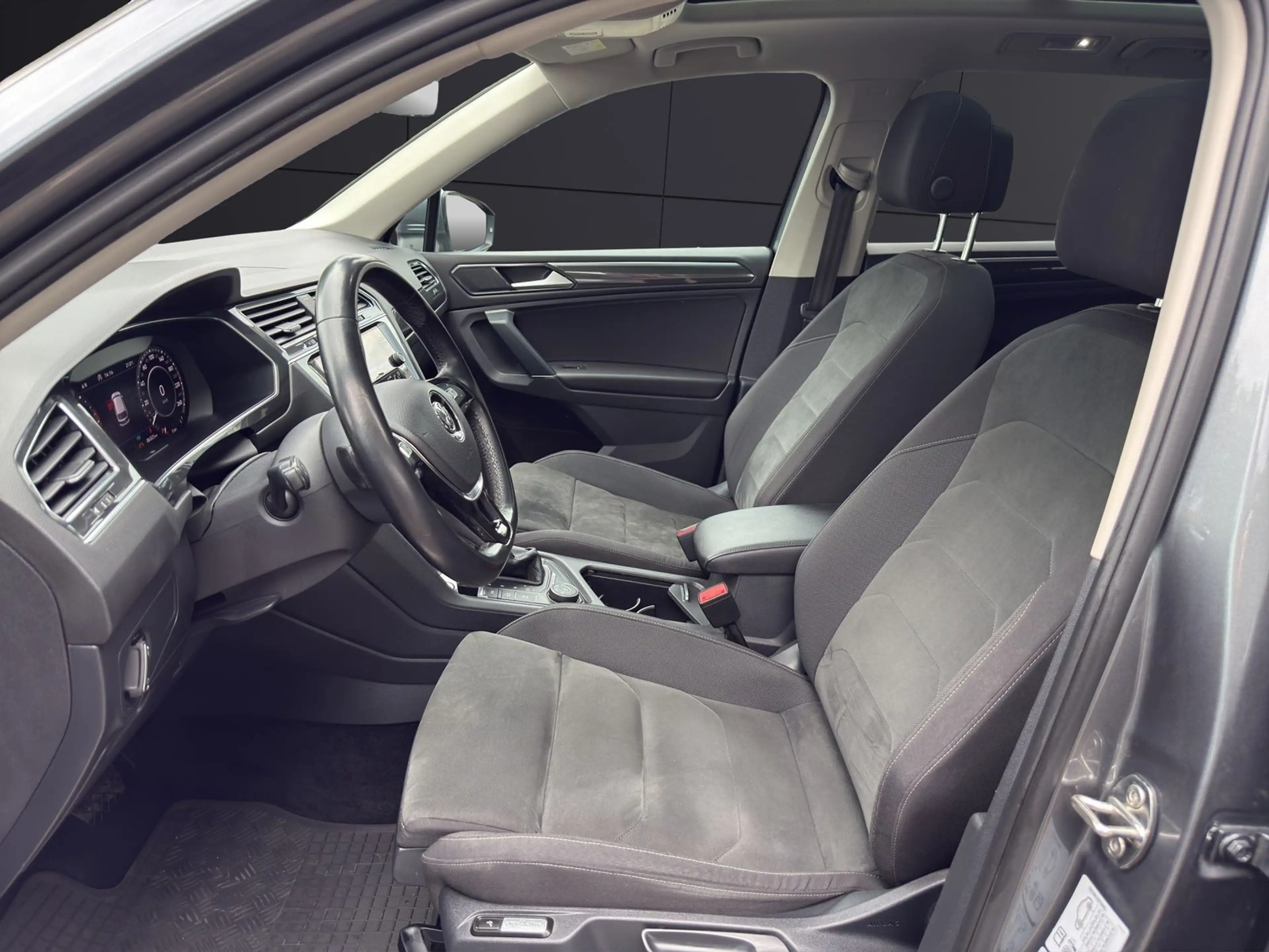 Volkswagen Tiguan Allspace 2.0 TDI Highline 4Mo/AHK/7Sitzer — photo 9
