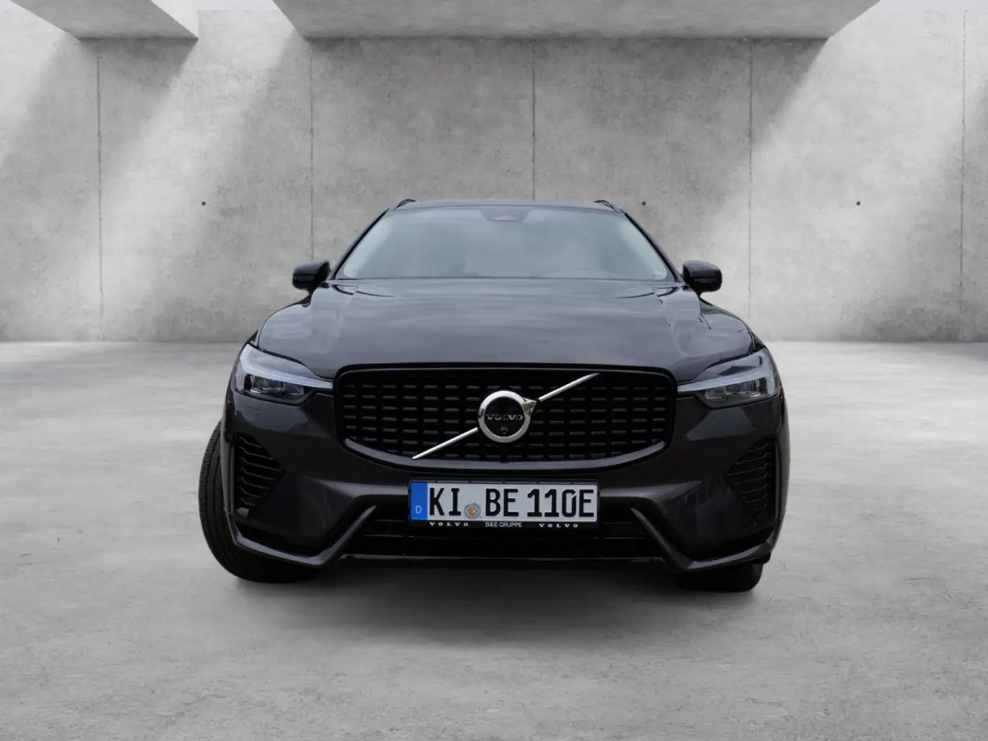 Volvo XC60 T6 Plus Dark Recharge Plug-In Hybrid AWD Grau - 2