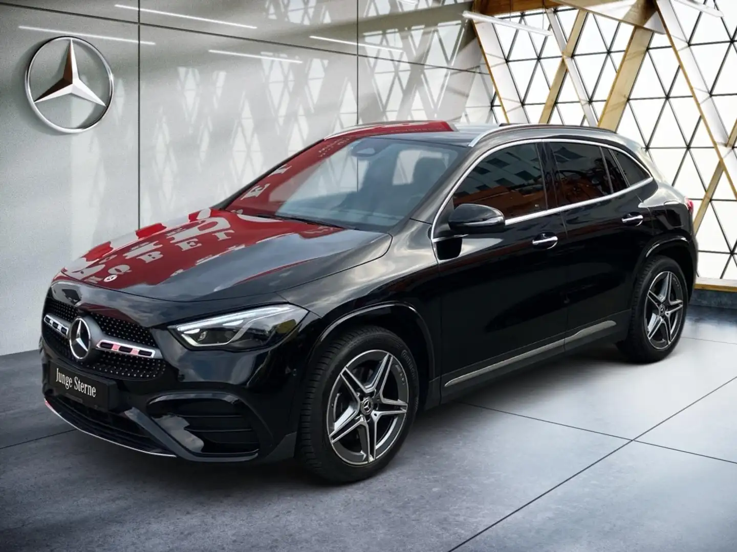 Mercedes-Benz GLA 200 d AMG AHK*Multibeam*EasyPack*Distro*Ambi Schwarz - 2