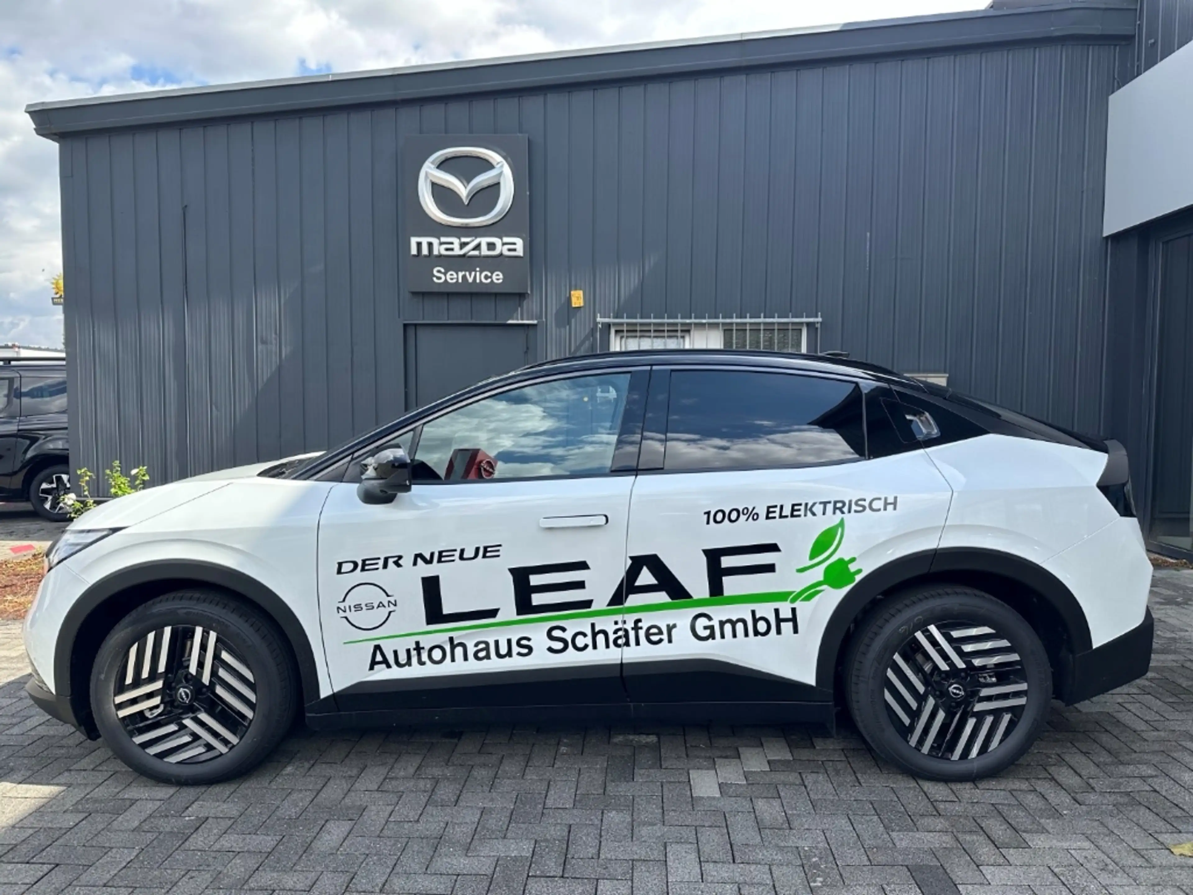 Nissan Leaf (2026) ADVANCE 75kWh V2L 2-Farben HUD Panorama Nav — photo 3