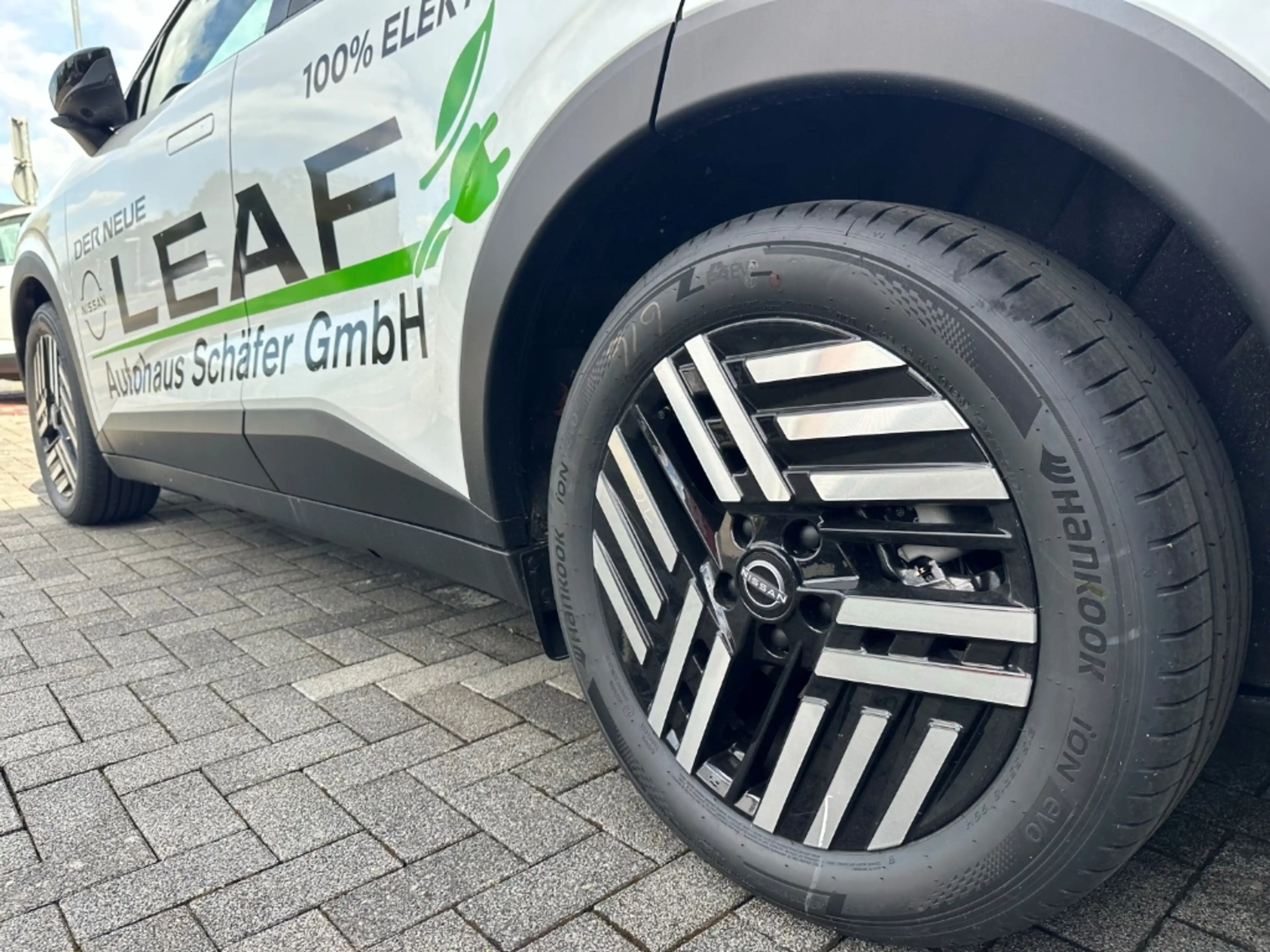 Nissan Leaf (2026) ADVANCE 75kWh V2L 2-Farben HUD Panorama Nav — photo 14