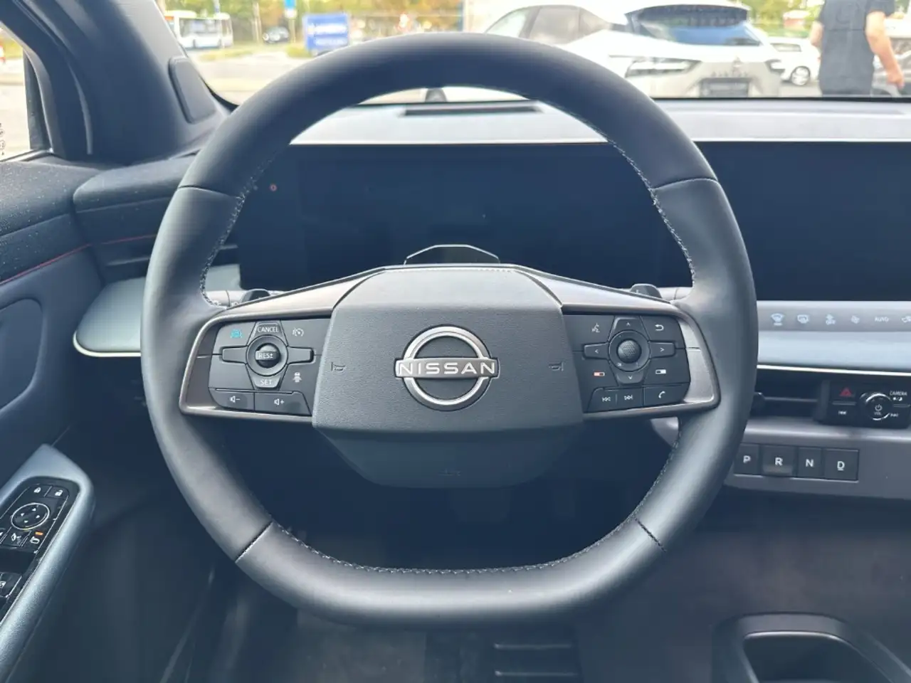 Nissan LEAF (2026) ADVANCE 75kWh V2L 2-Farben HUD Panorama Nav, миниатюра 8