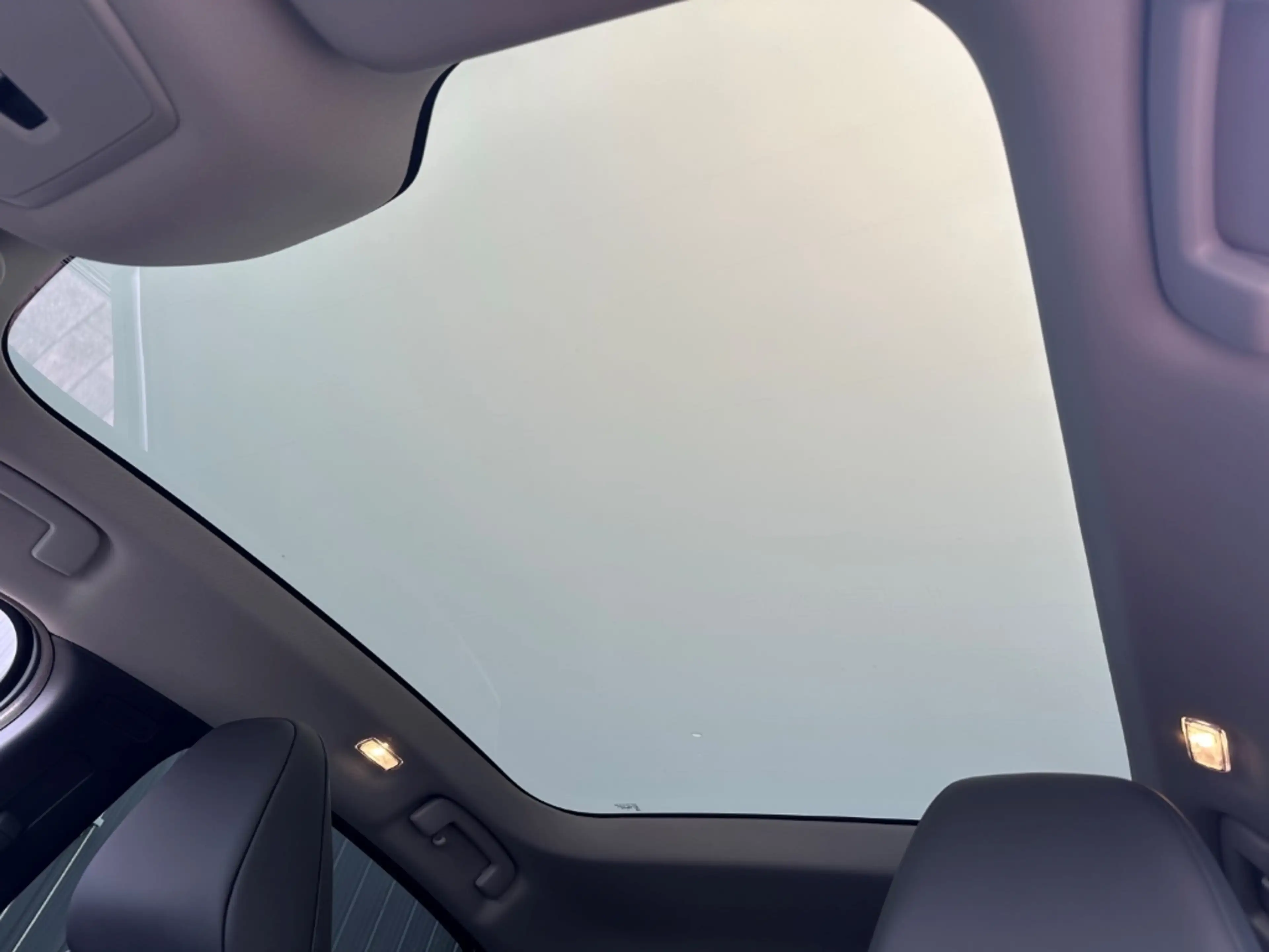 Nissan Leaf (2026) ADVANCE 75kWh V2L 2-Farben HUD Panorama Nav — photo 12